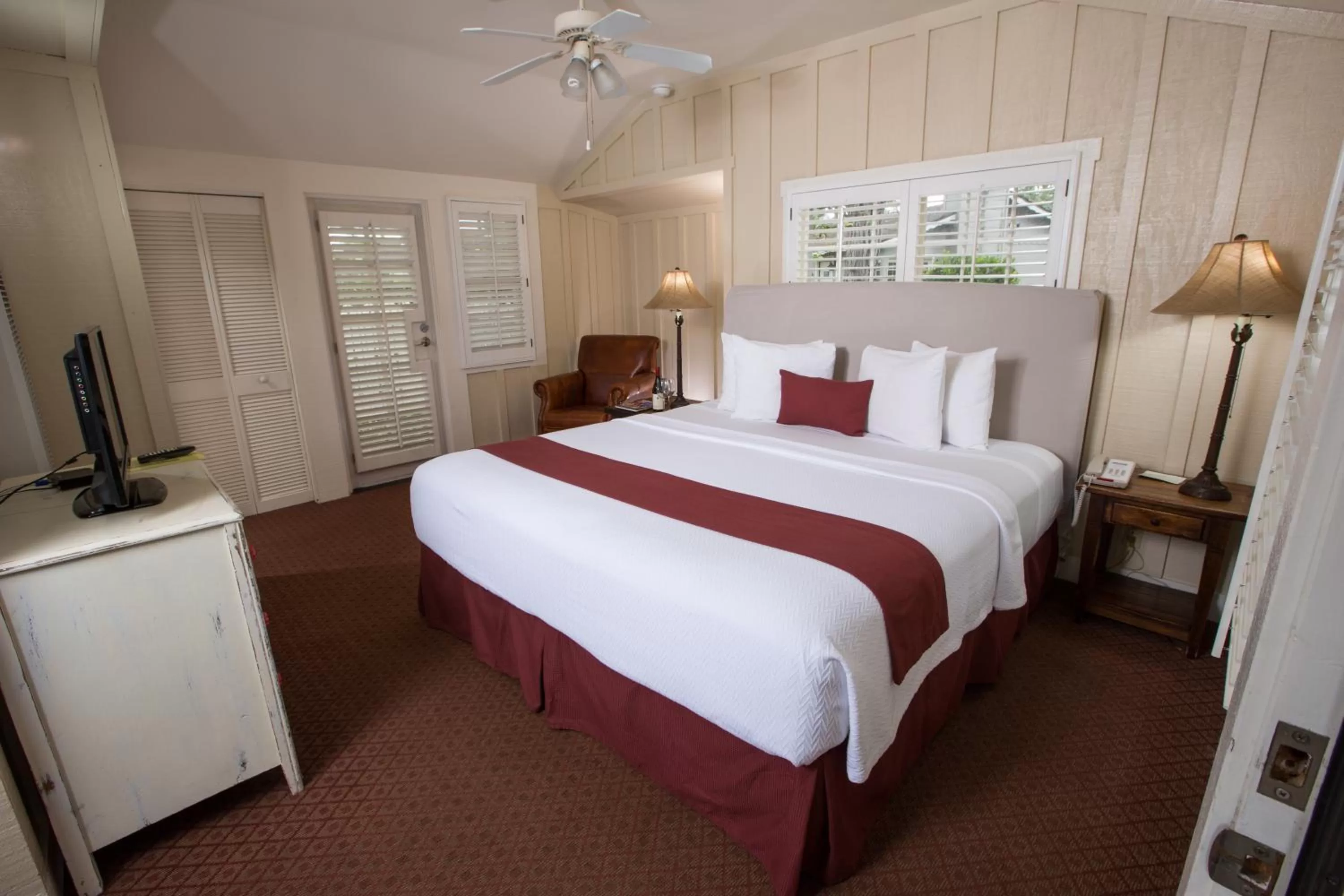 Other, Bed in Carmel River Inn & Cottages