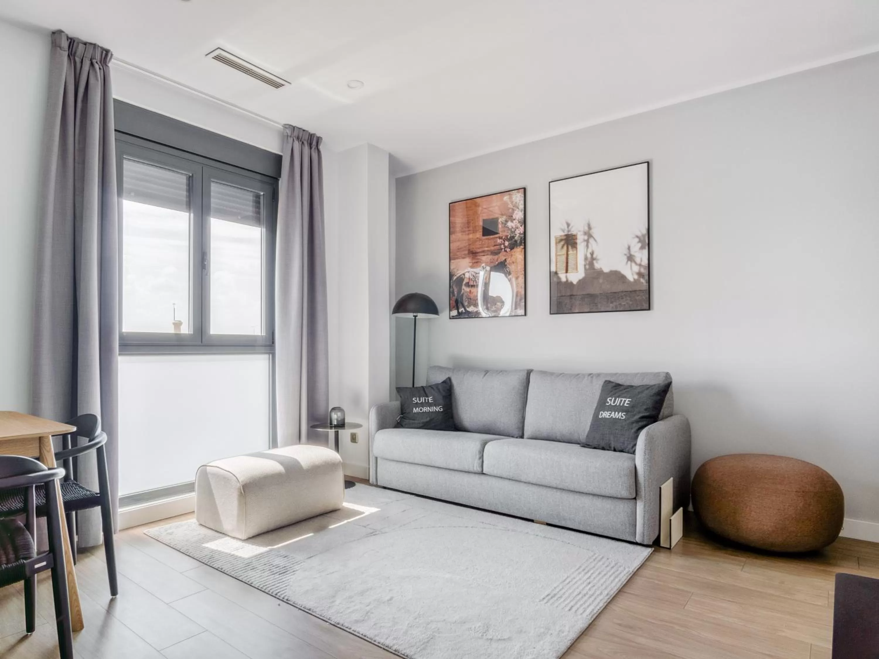 Living room in Limehome Madrid Calle de Don Ramón de la Cruz