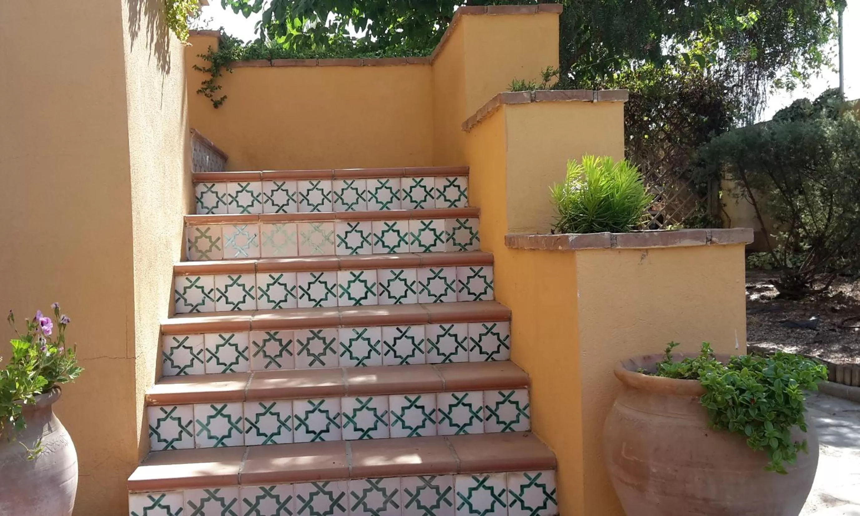 Patio in Chalet Trolio bed & breakfast