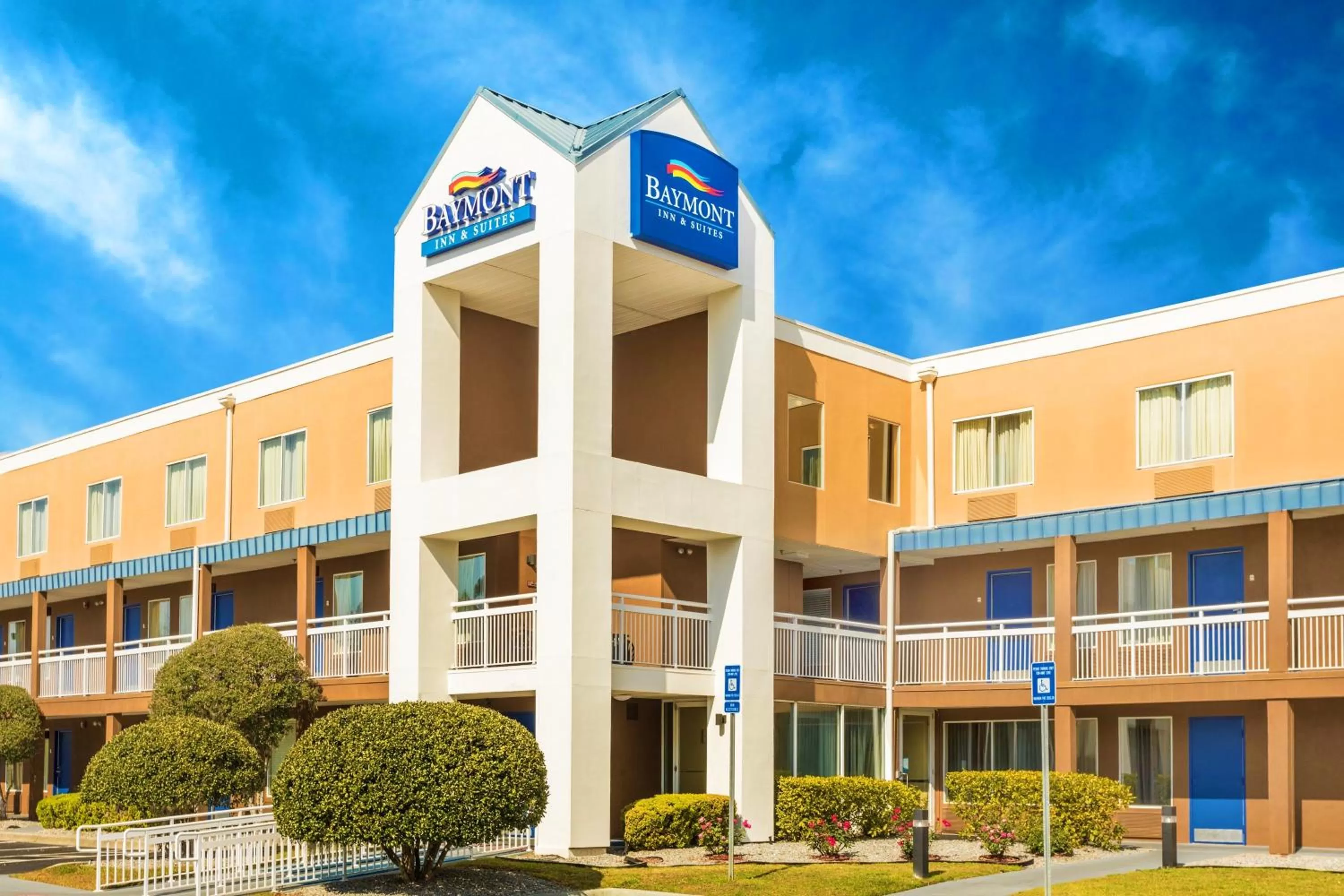 Property building in Baymont by Wyndham Savannah Midtown