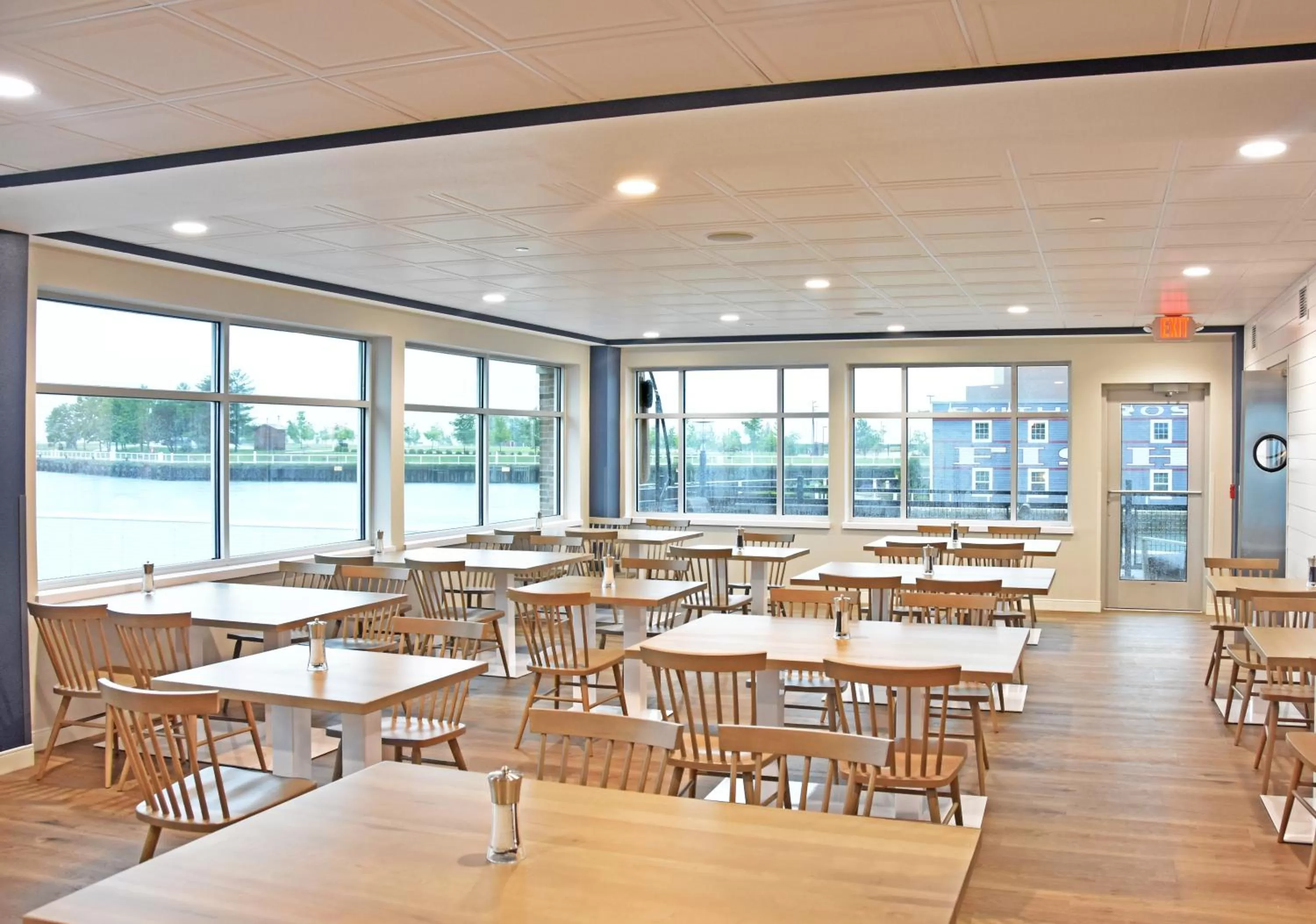 Restaurant/places to eat in The Harborview on Lake Michigan, Ascend Hotel Collection