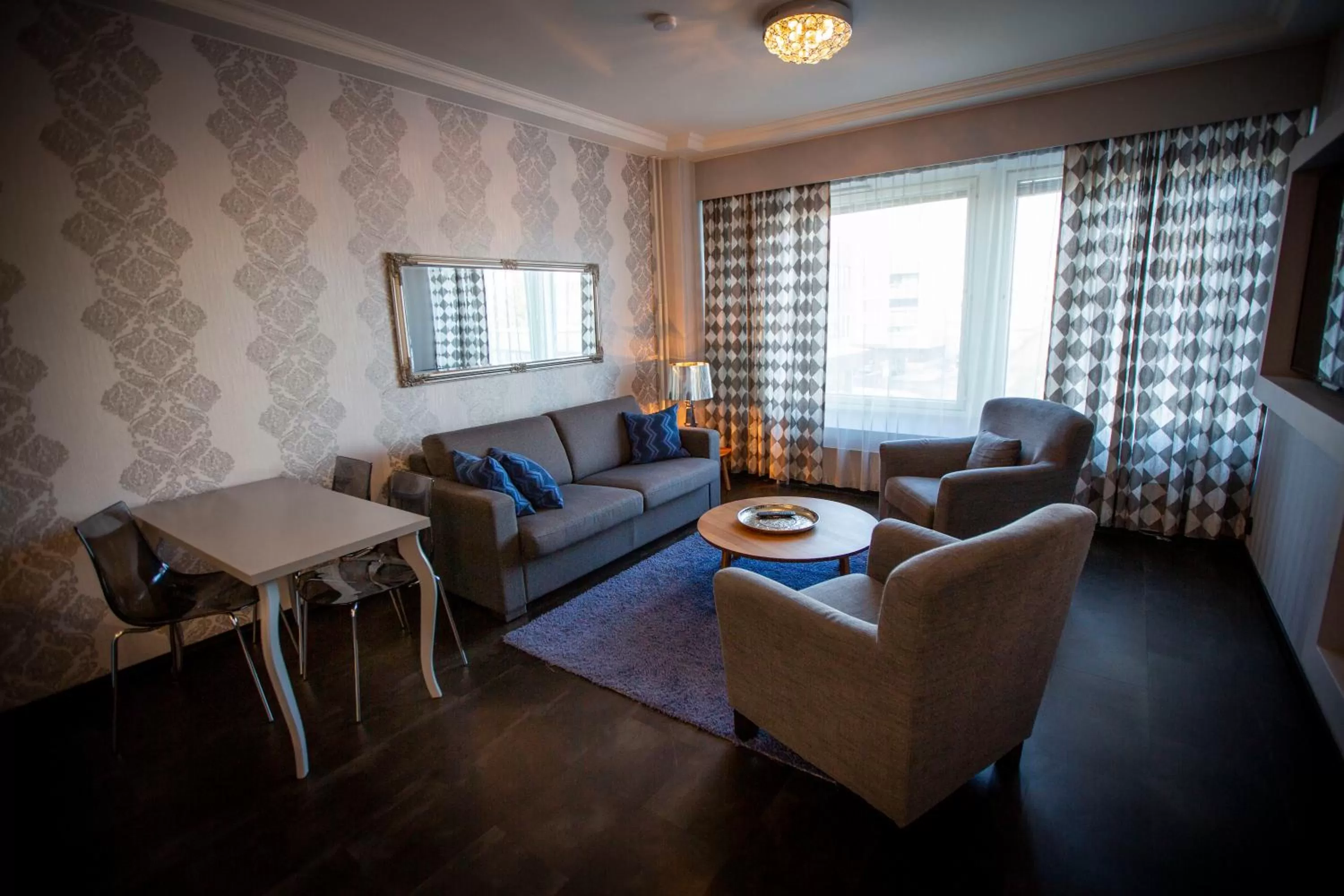 Seating area in Hotelli Olof