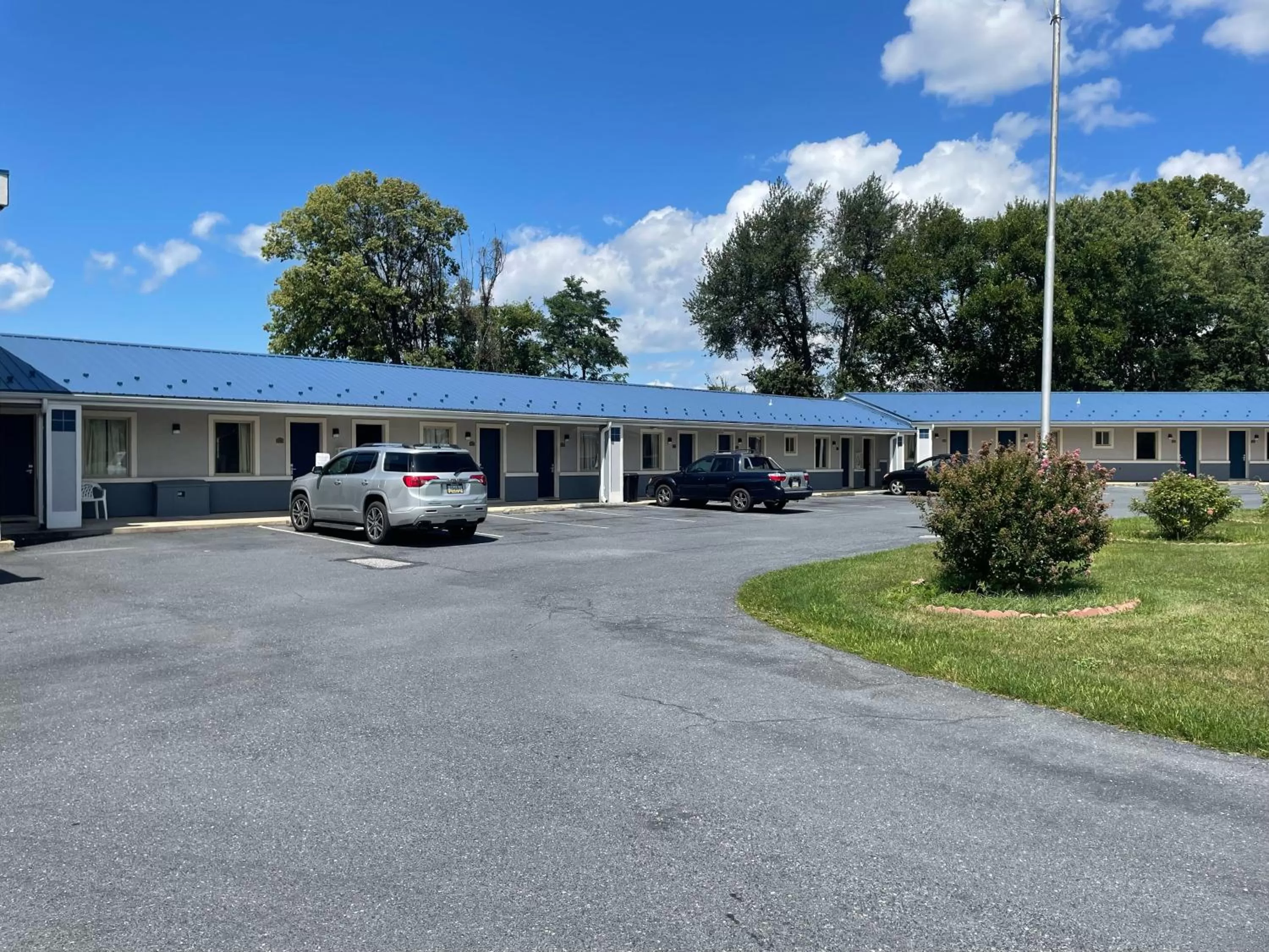Property building in Econo Lodge Mechanicsburg - Harrisburg West