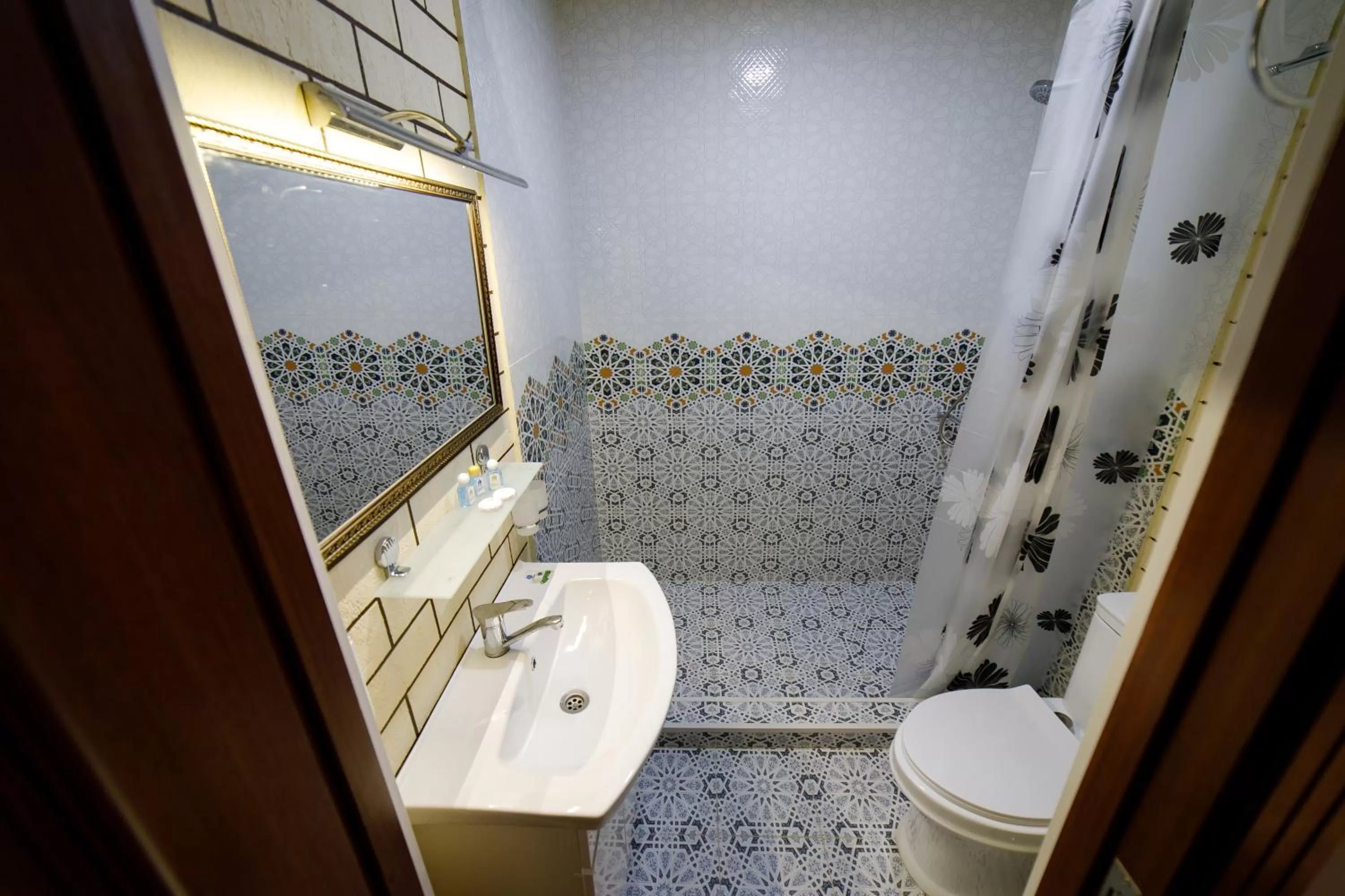 Shower, Bathroom in Khans Palace Hotel