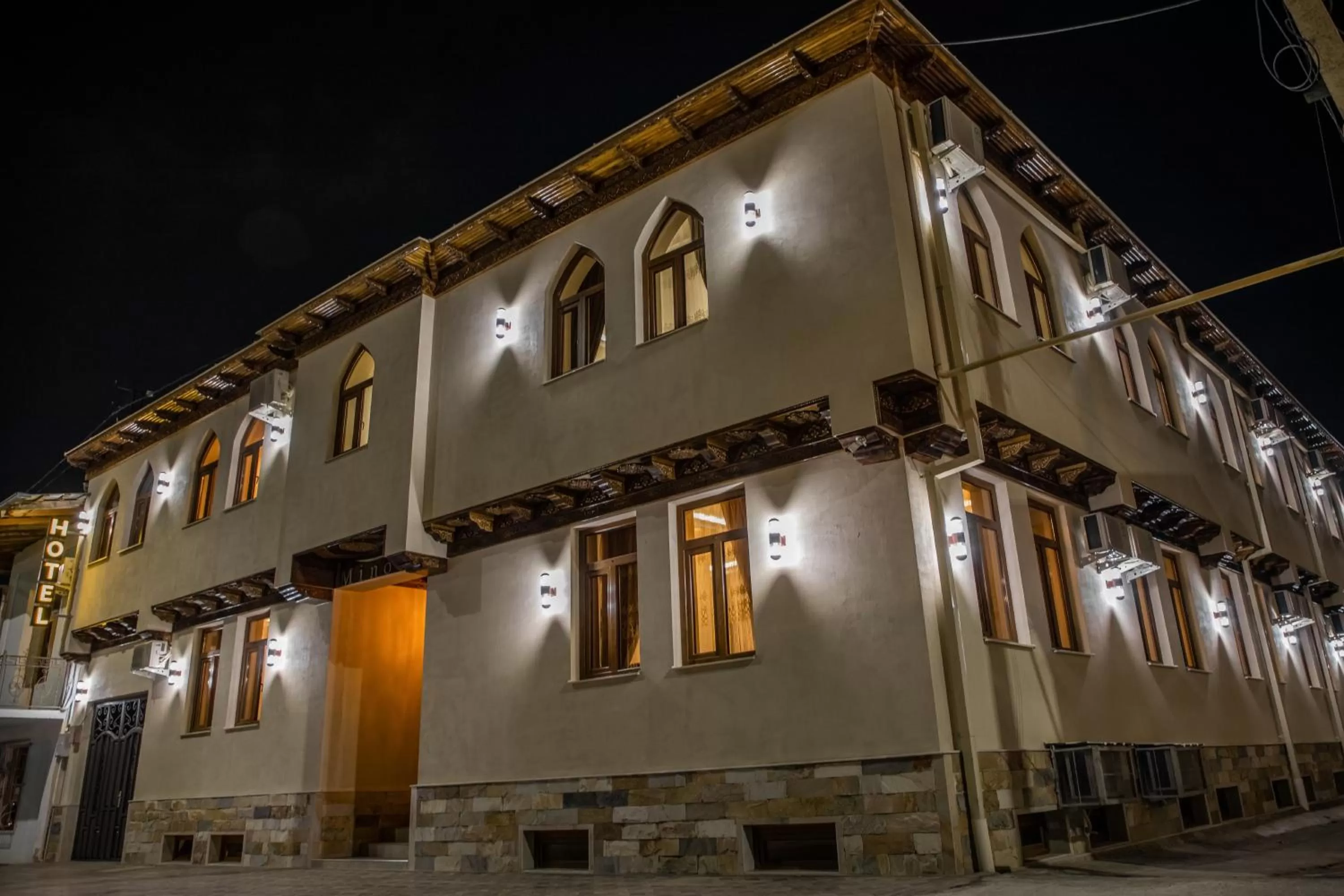 Property Building in Hotel Minor