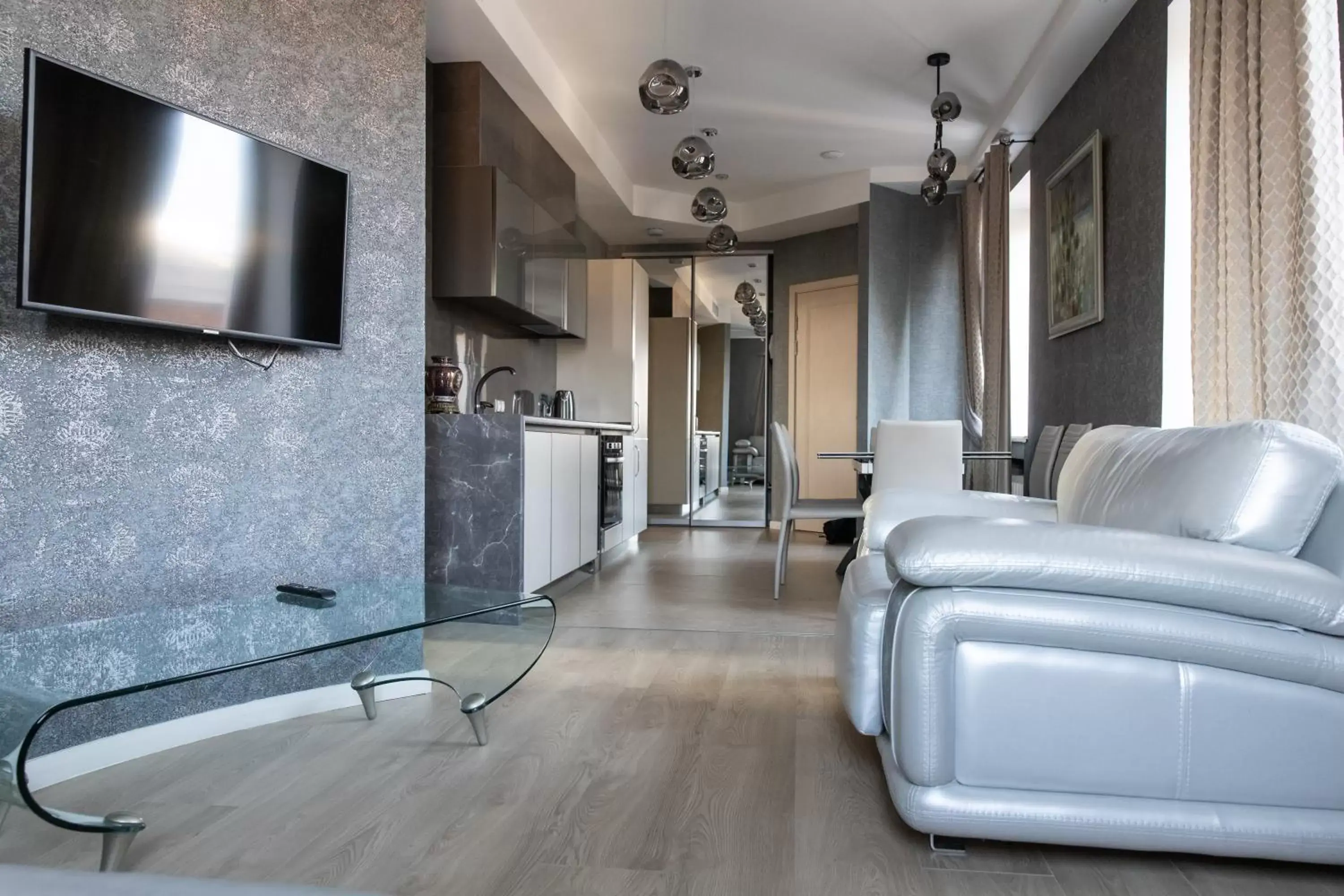 Suite in Hotel "Mandarin Clubhouse" Suite in Hotel "Mandarin Clubhouse"