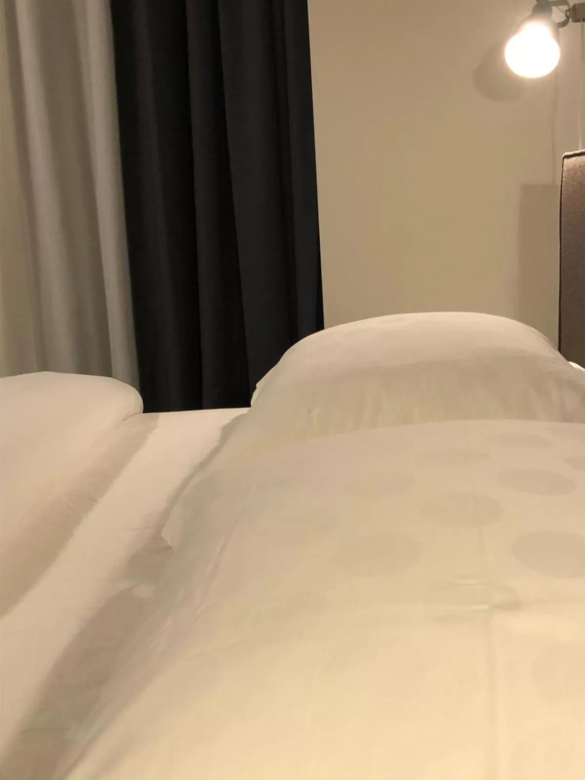 Property building, Bed in B&B Mondriaan