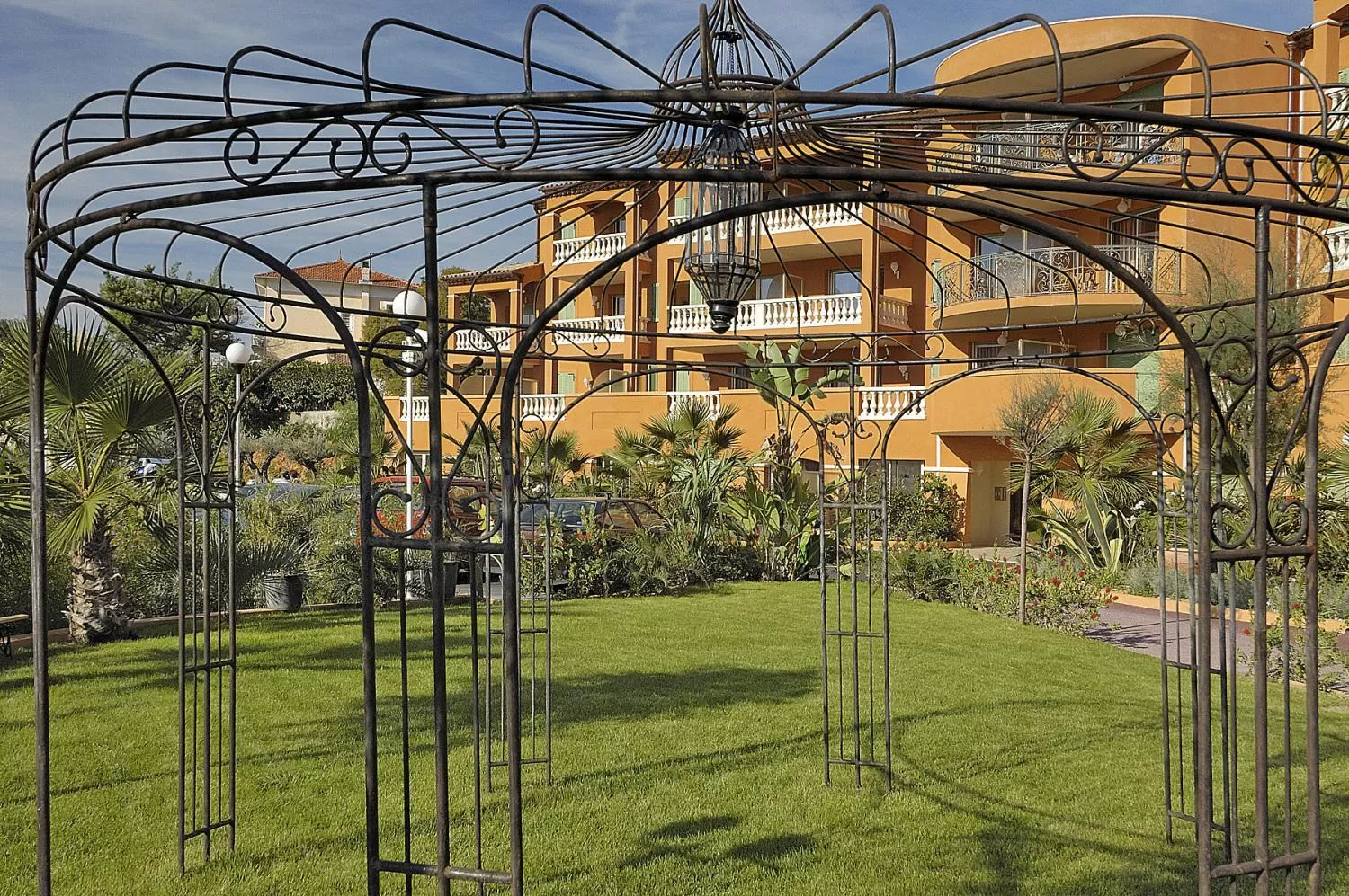 Garden in Appart Hotel Lou Castelet