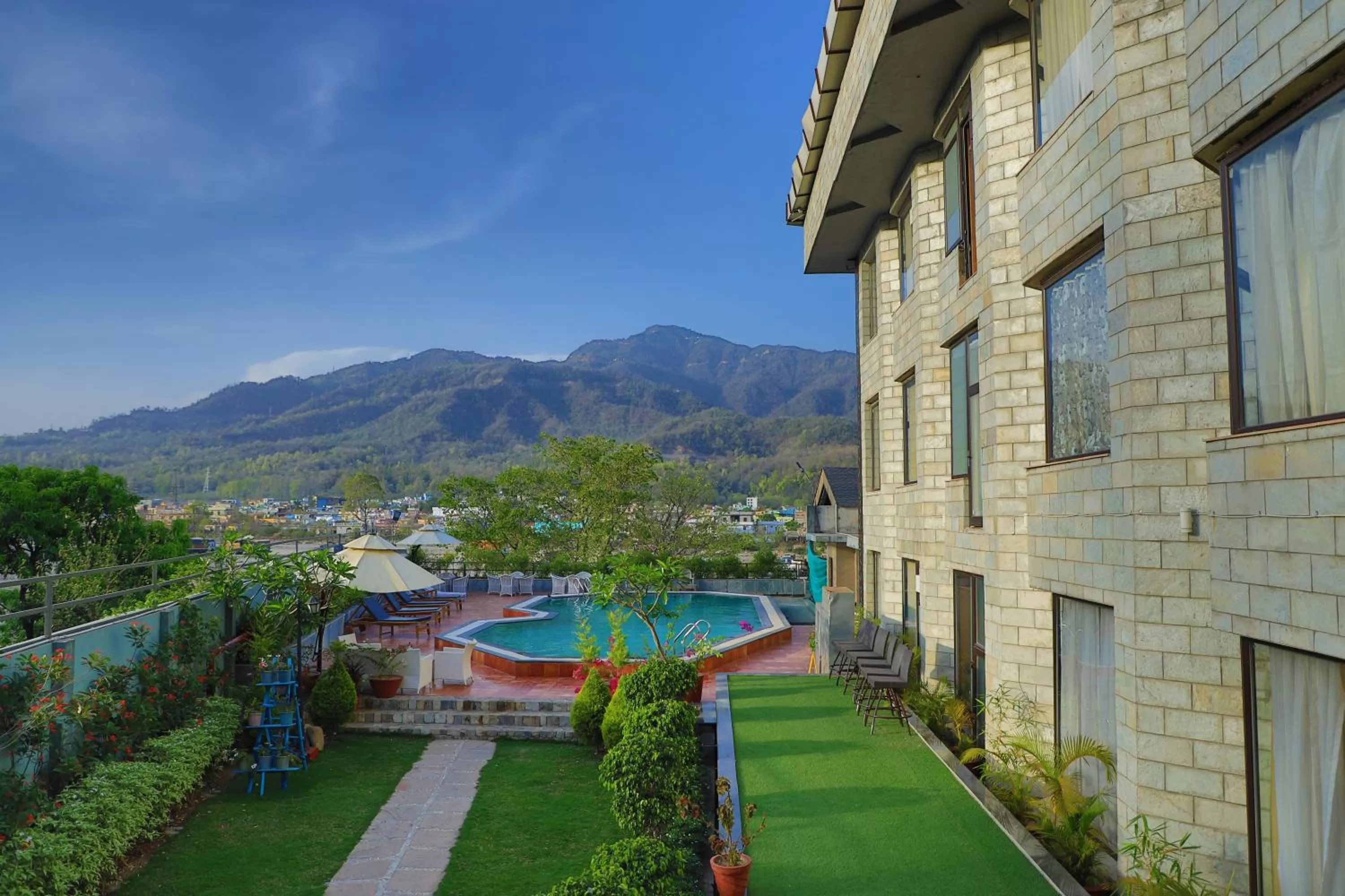 Mountain view in Hotel Natraj Rishikesh