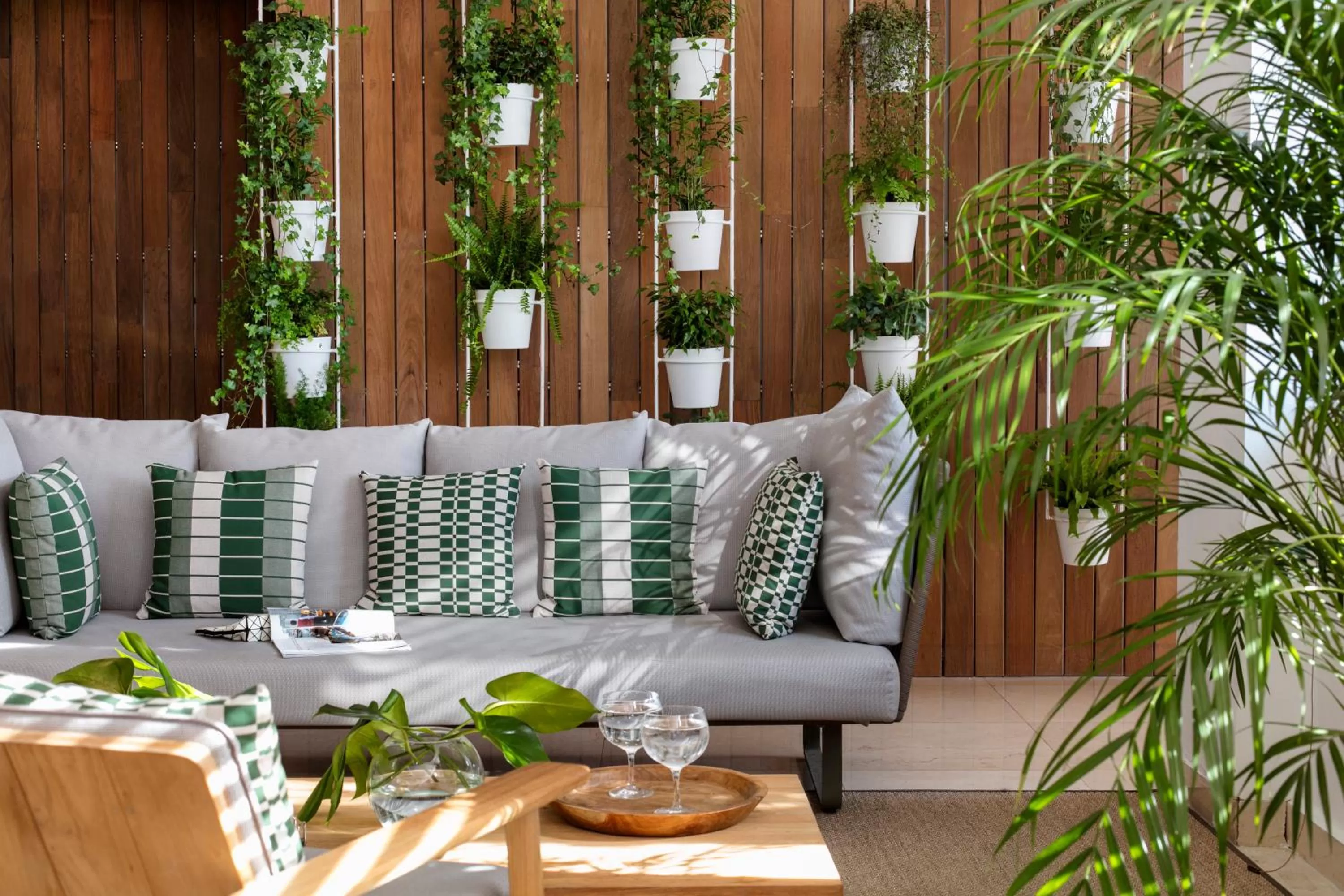 Lounge or bar in ME Madrid Reina Victoria by Meliá