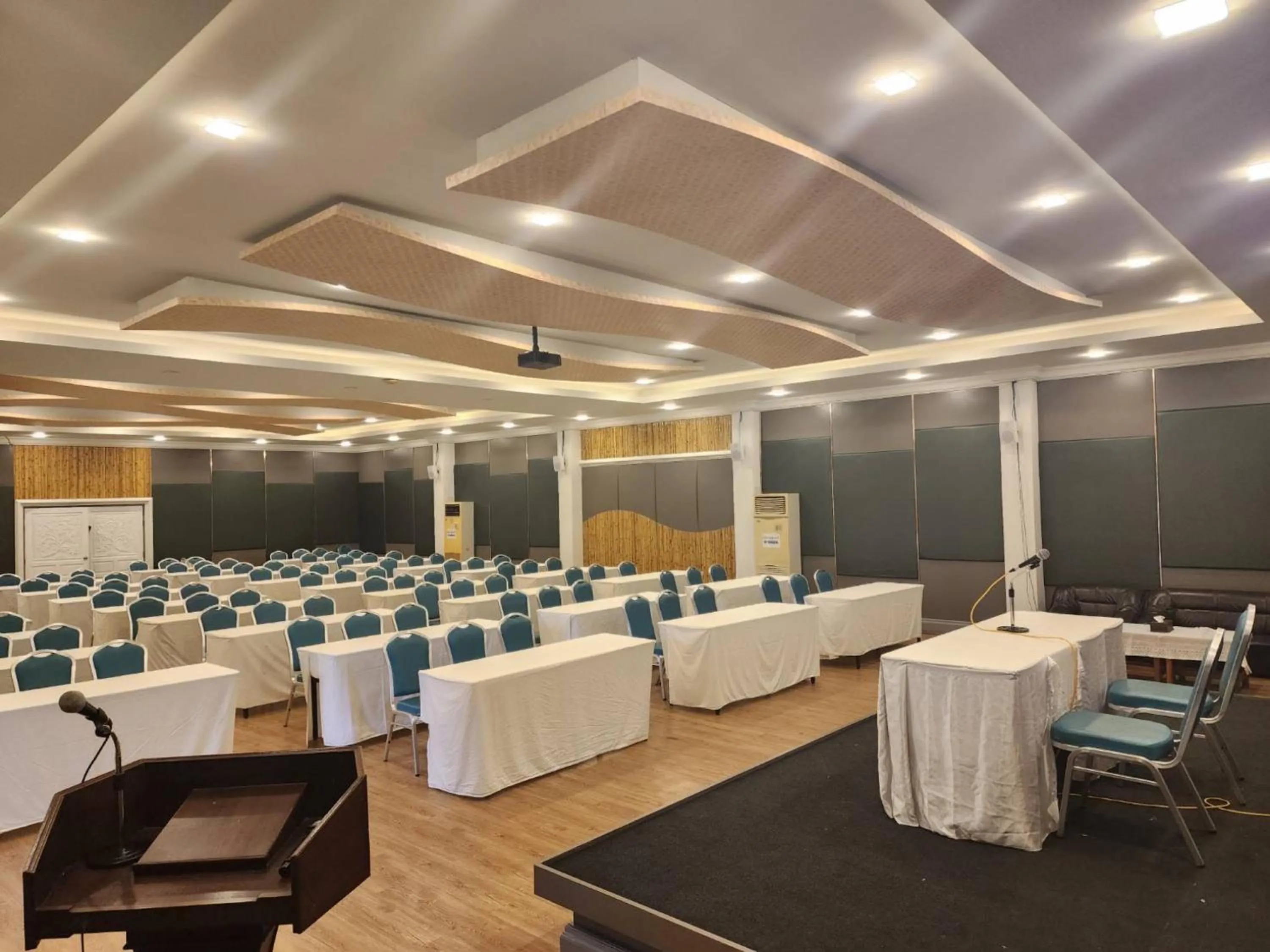 Meeting/conference room in Southern Lanta Resort