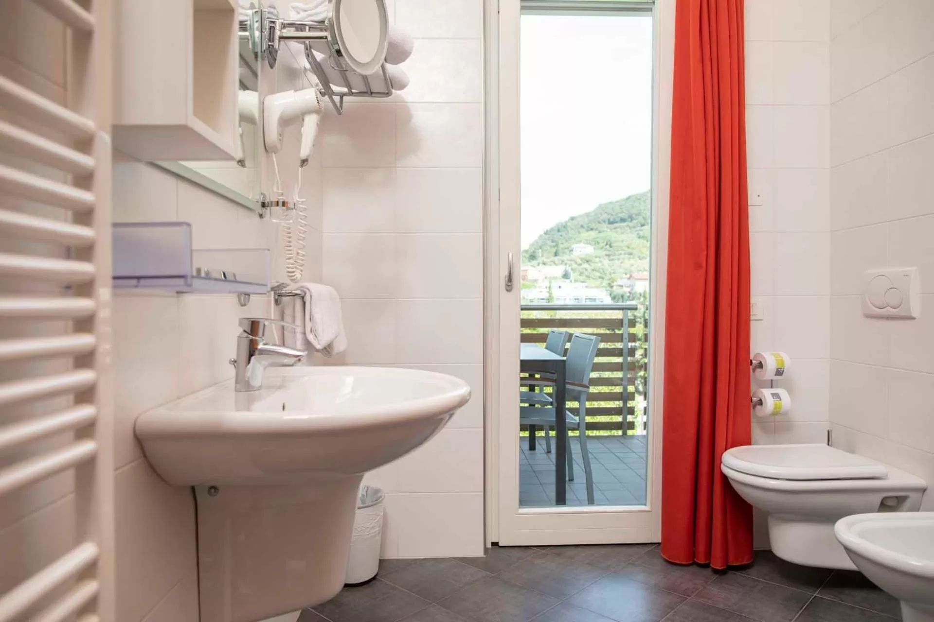 Toilet in 4 Limoni Apartment Resort