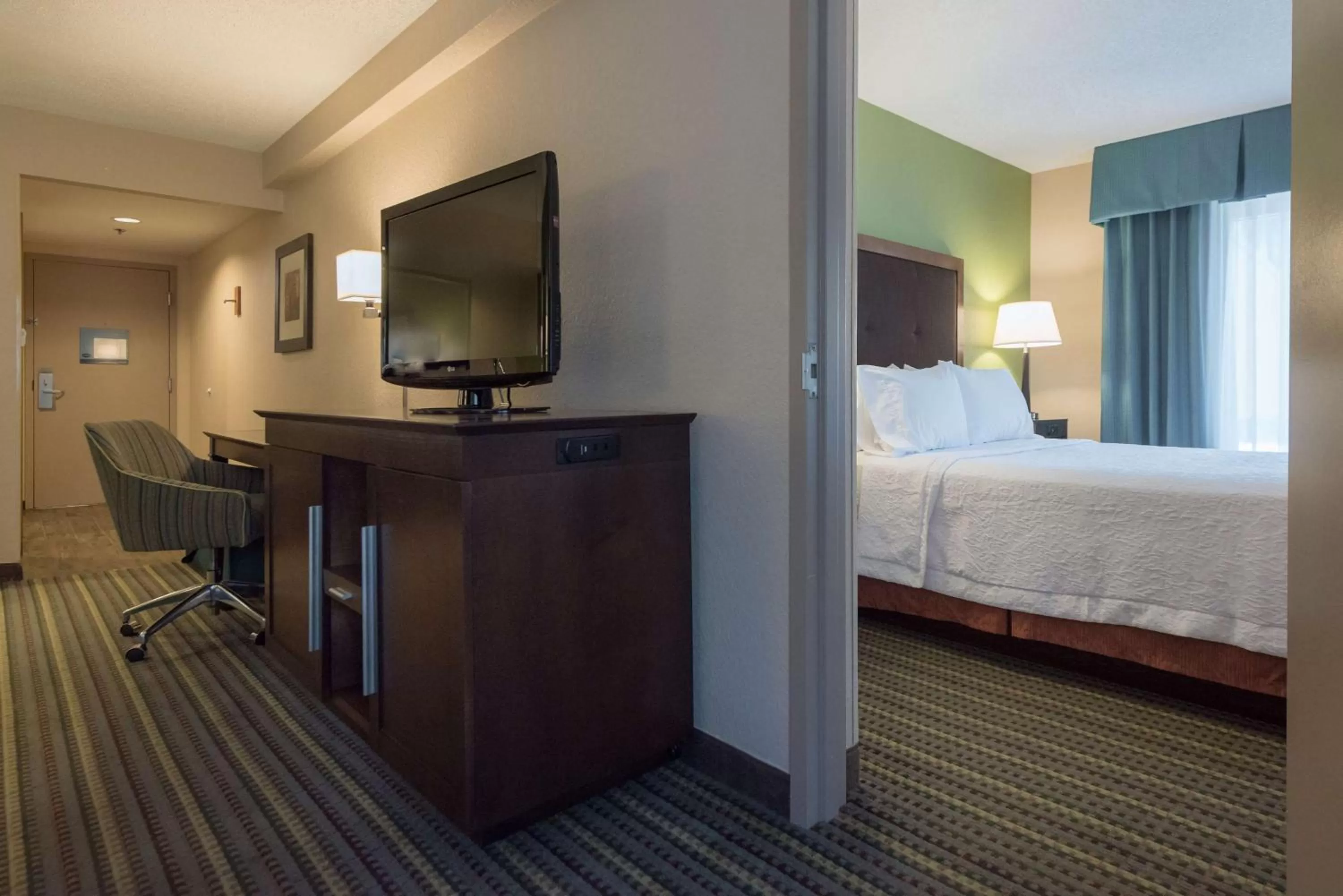 Bed in Hampton Inn Brooksville Dade City