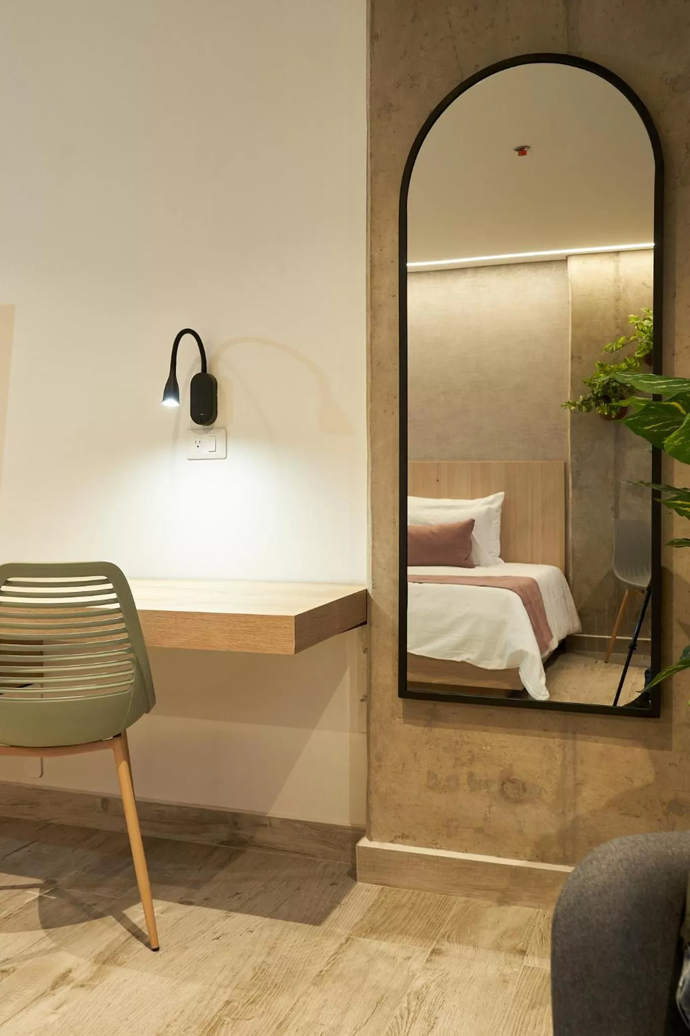 Seating area, Bed in Eutopiq Hotel