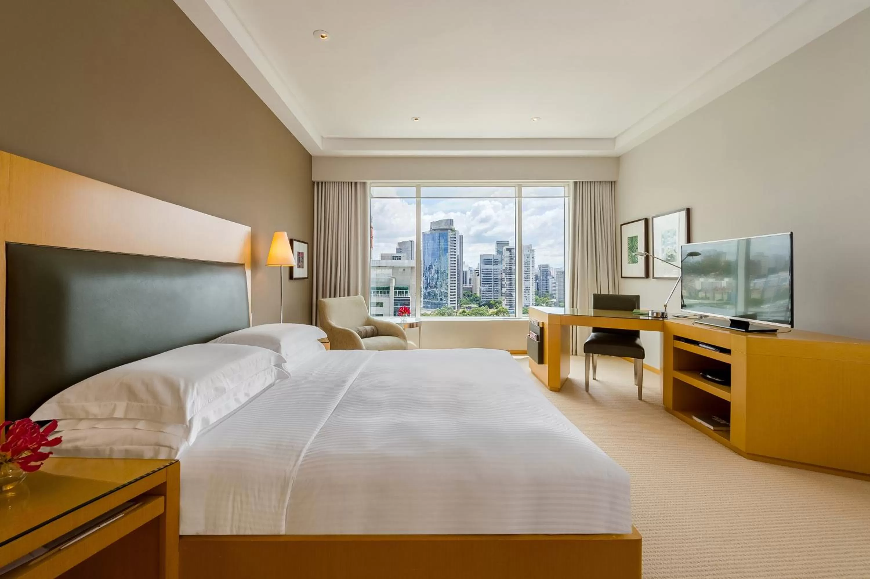 Photo of the whole room, Bed in Grand Hyatt São Paulo