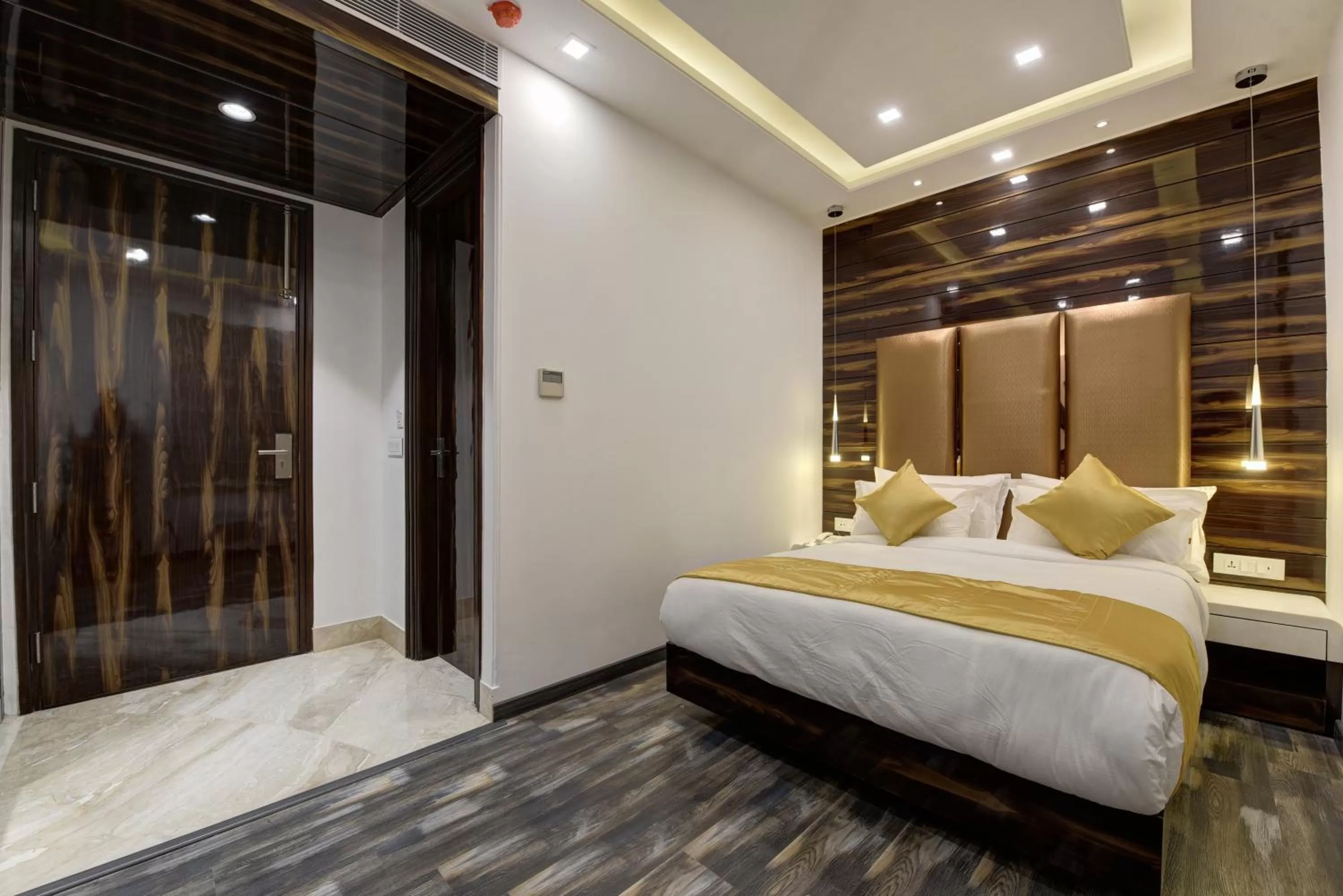 Bedroom, Bed in GOLDEN TREE