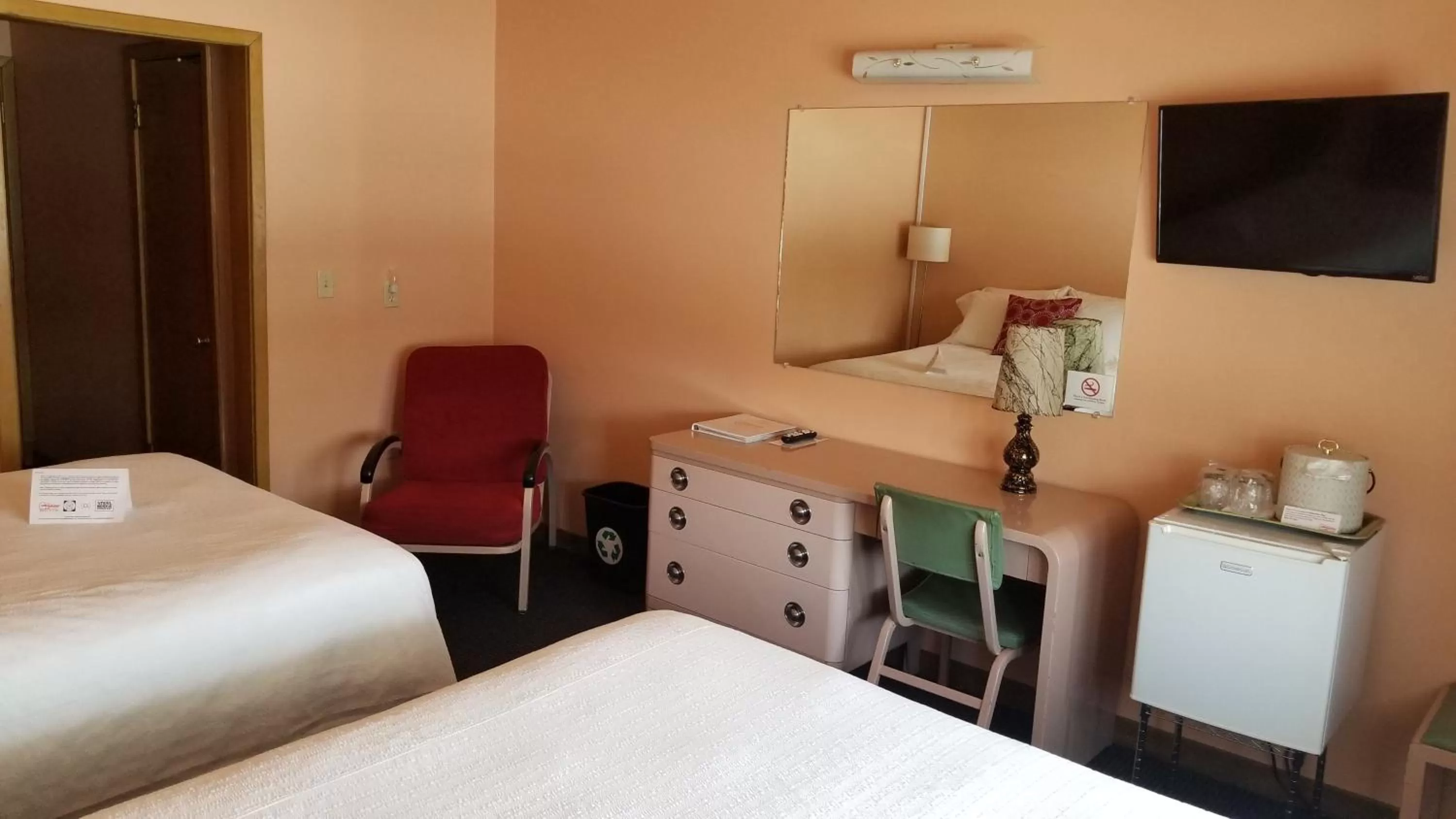 Bed in Holiday Music Motel