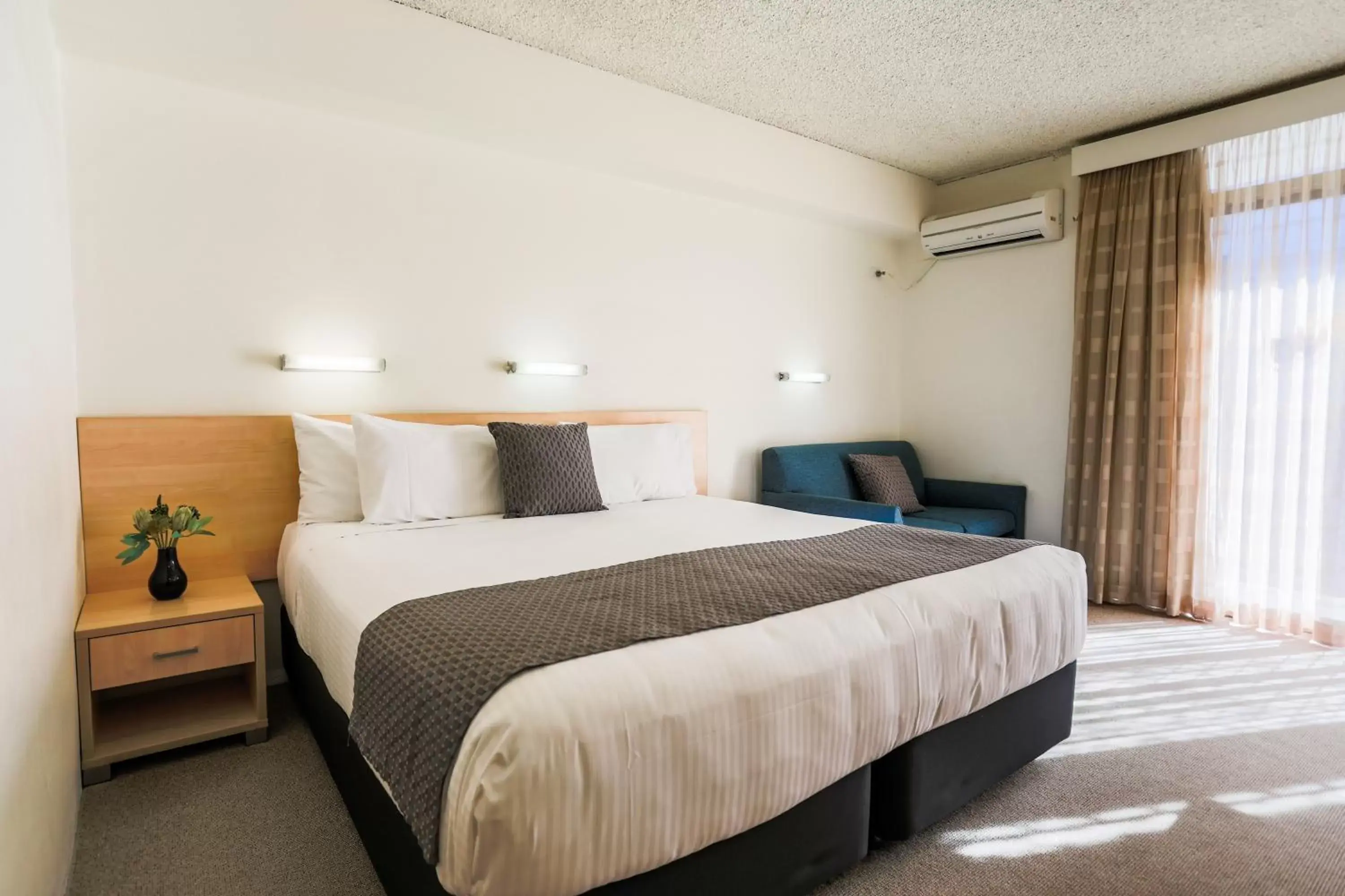 King Room with Balcony in Parkhaven King Room with Balcony in Parkhaven