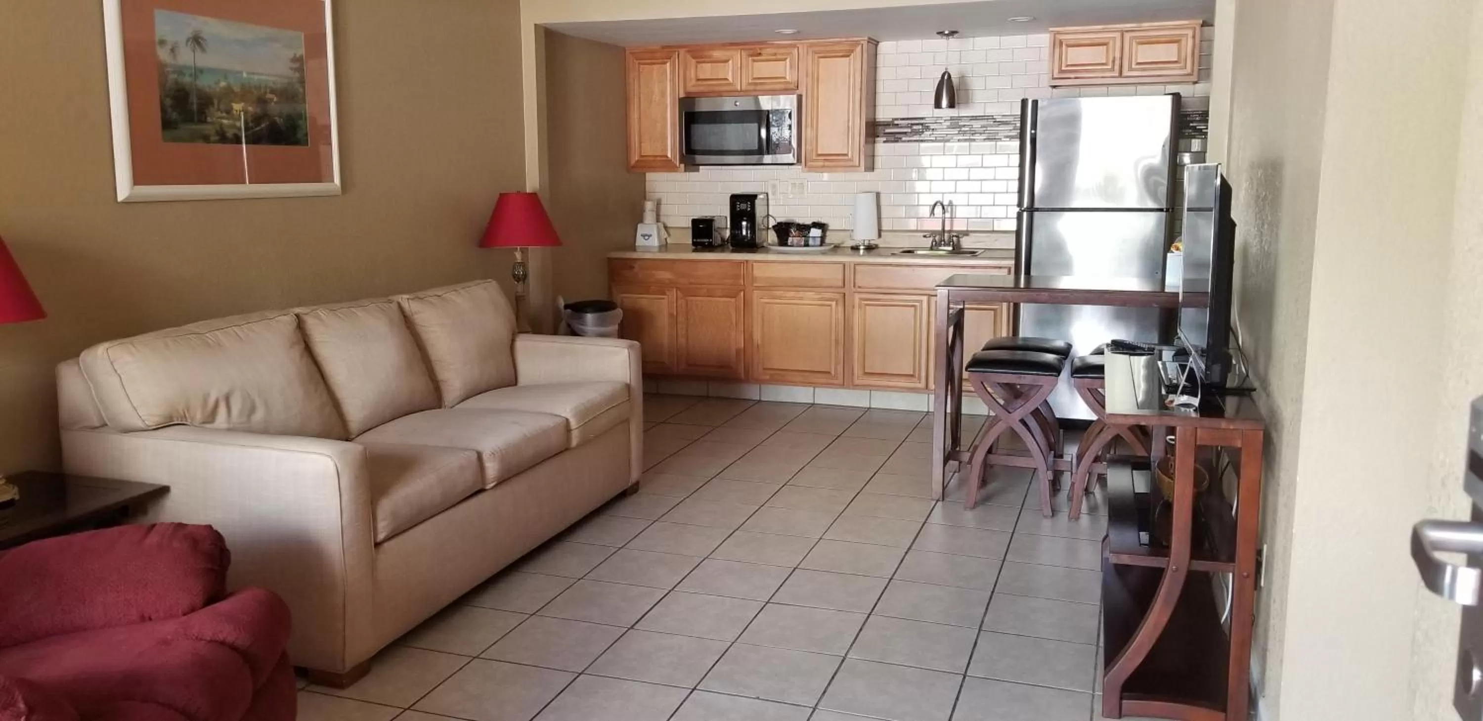Living room in Days Inn by Wyndham Cocoa Cruiseport West At I-95/524