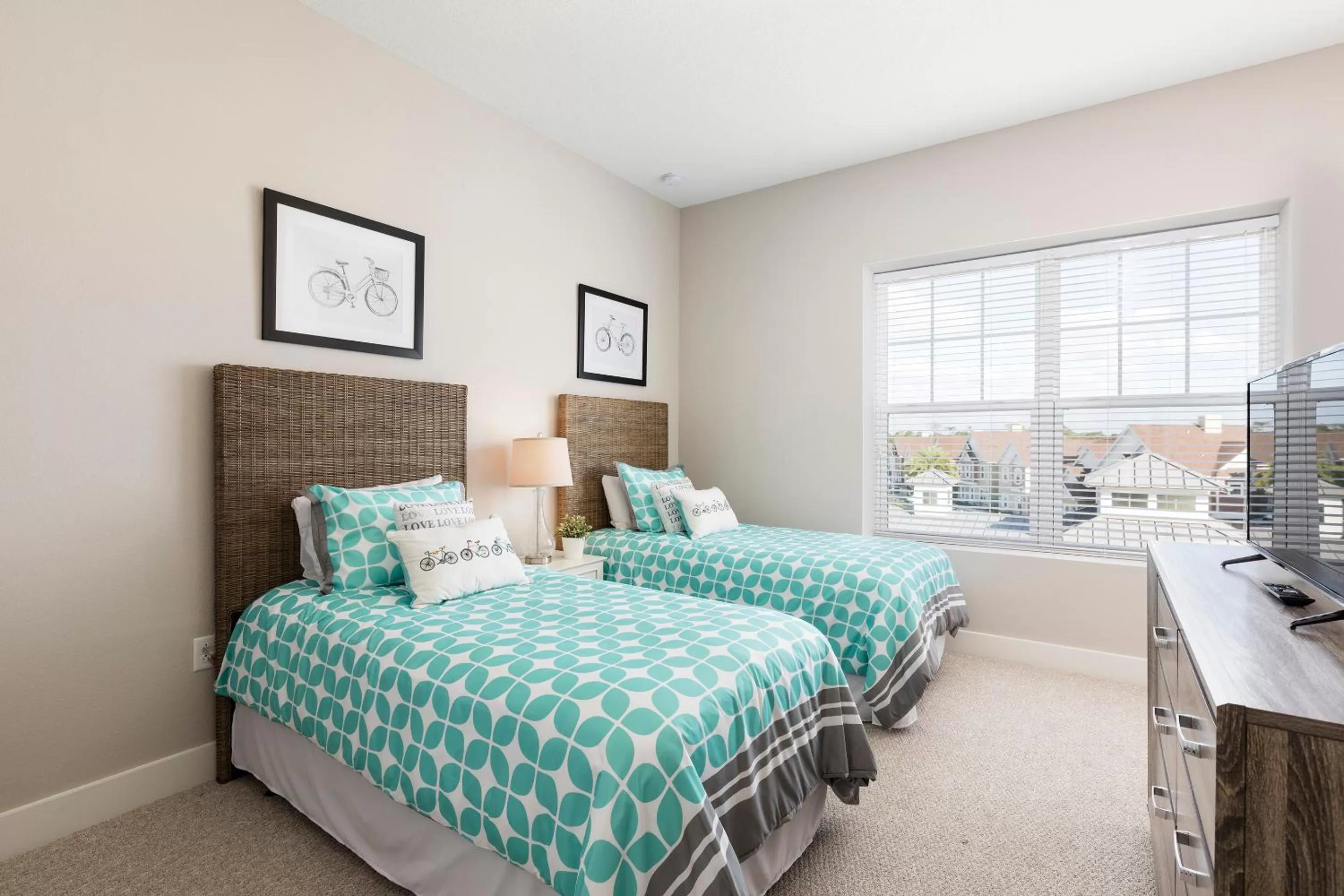 Bed in Summerville Vacation Resort