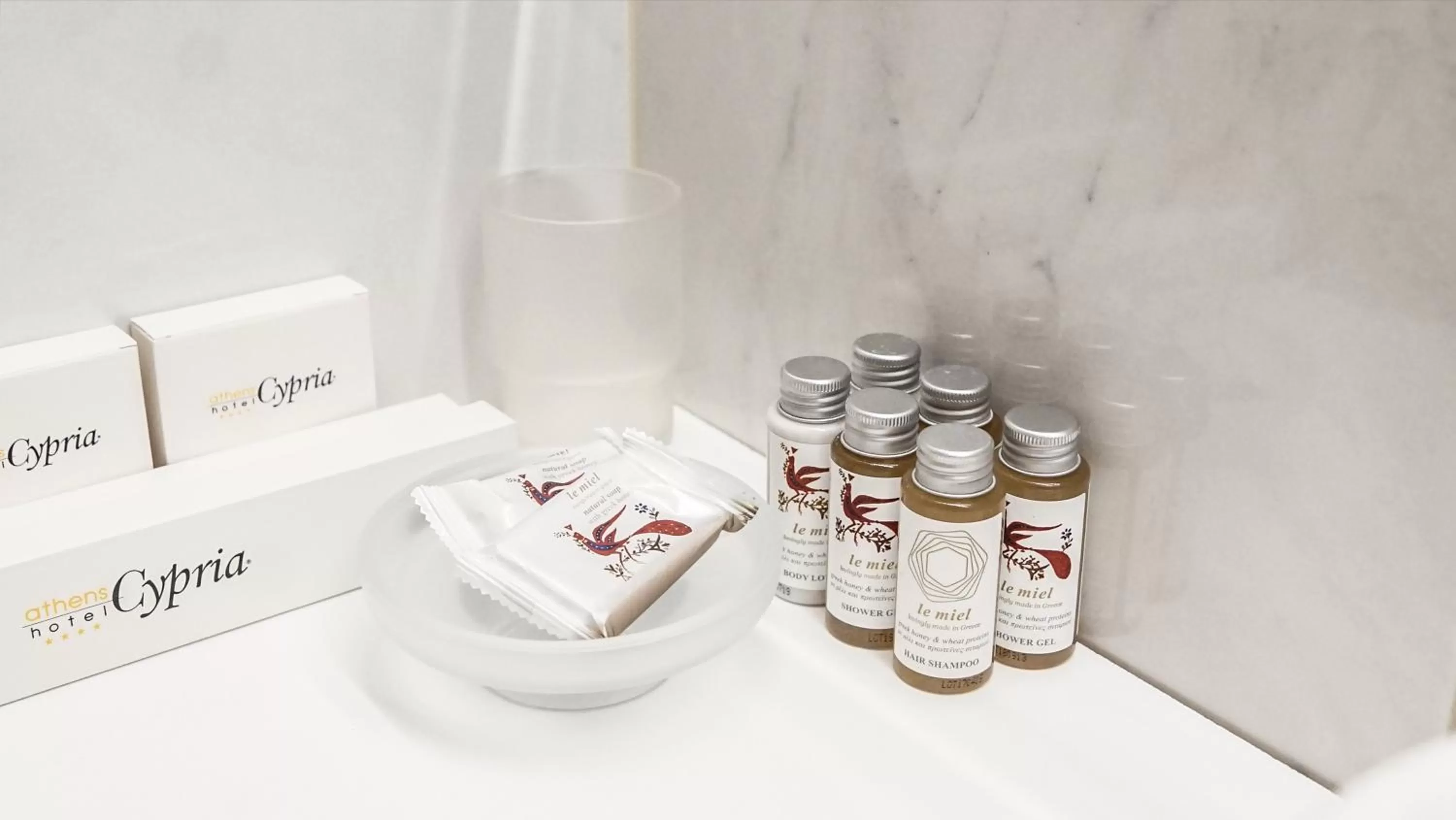 Bathroom in Athens Cypria Hotel