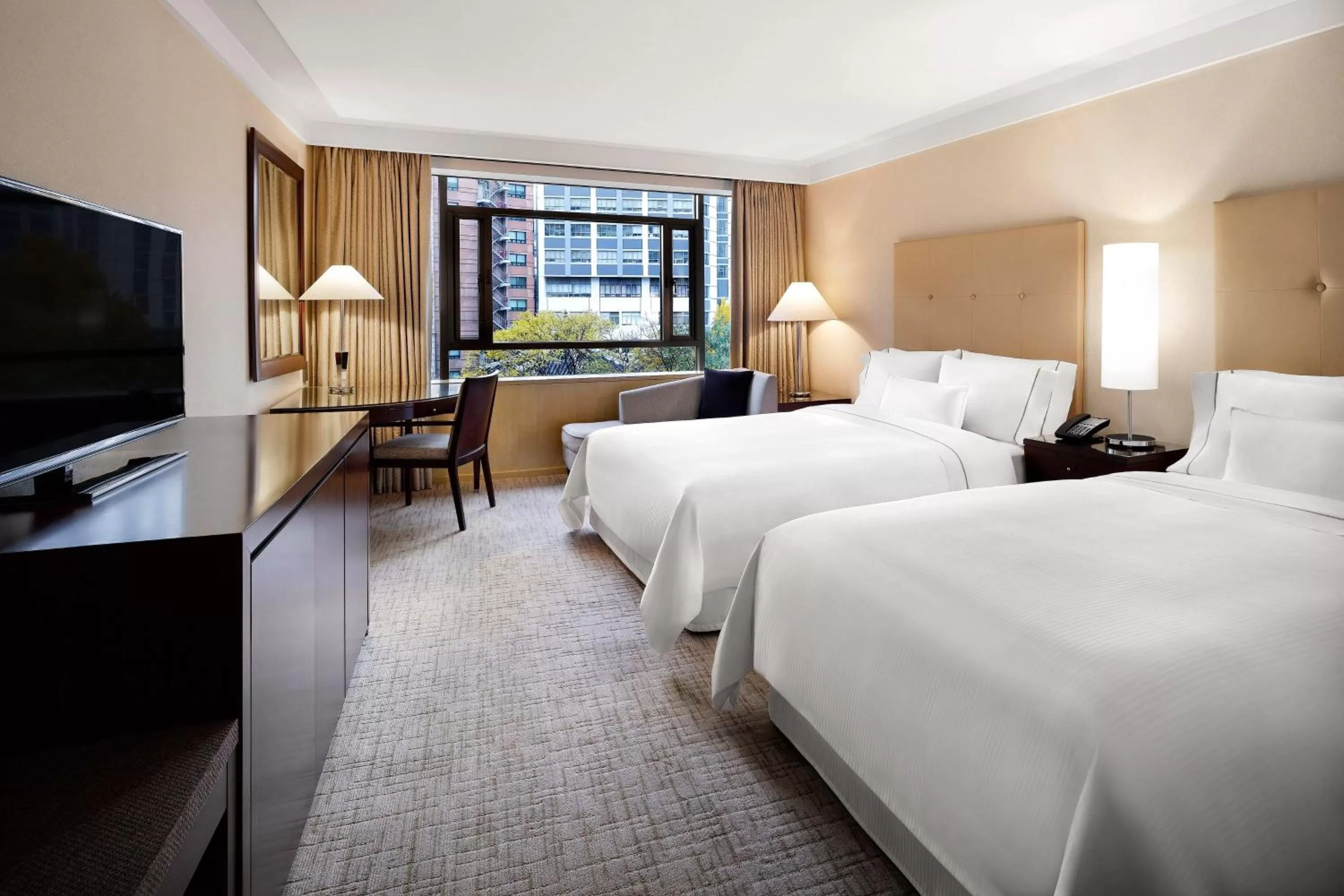 Photo of the whole room, Bed in Westin Josun Seoul Hotel