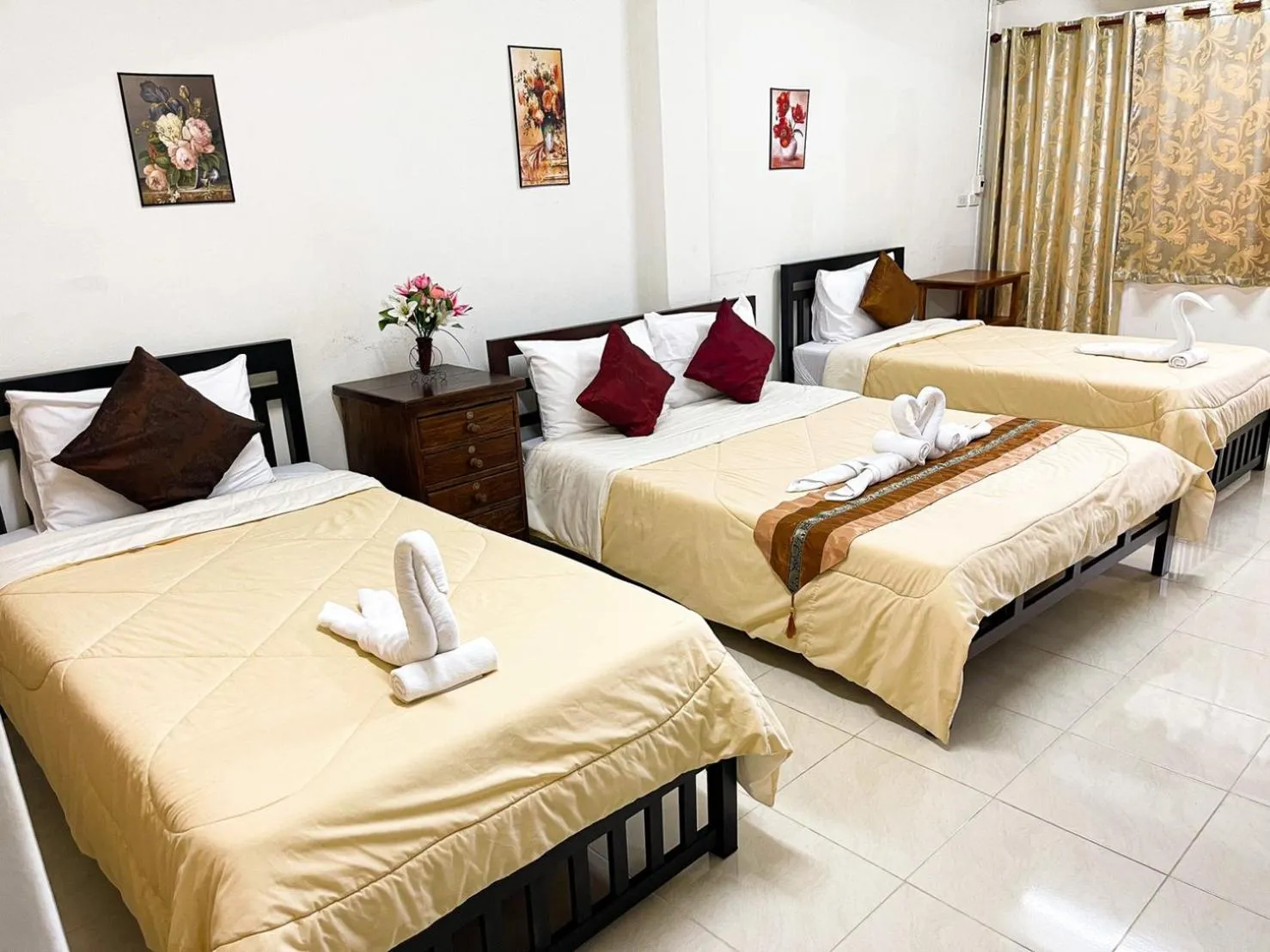 Bed in Rueangrat Hotel