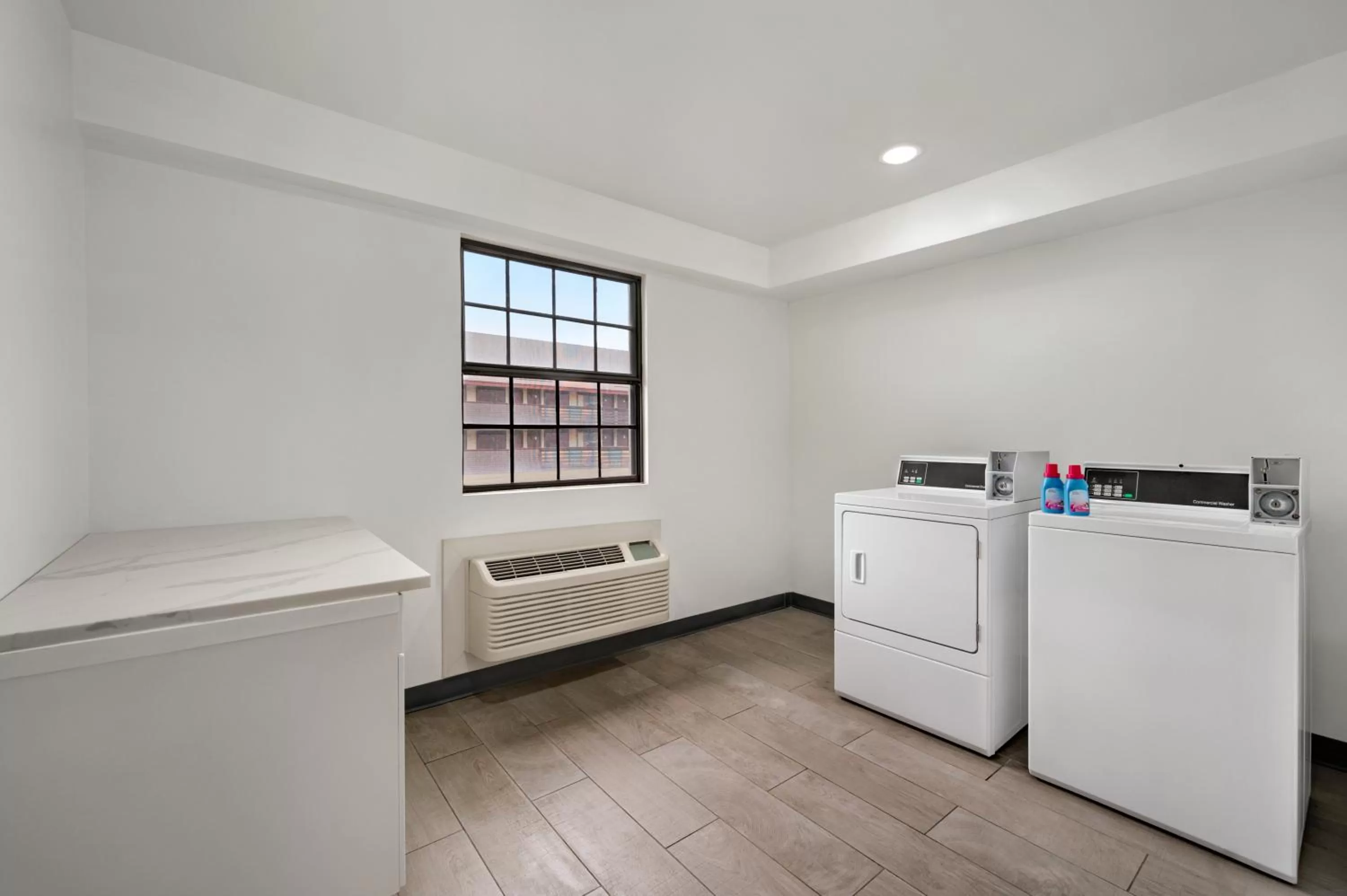 laundry in La Quinta Inn by Wyndham Columbus Airport Area