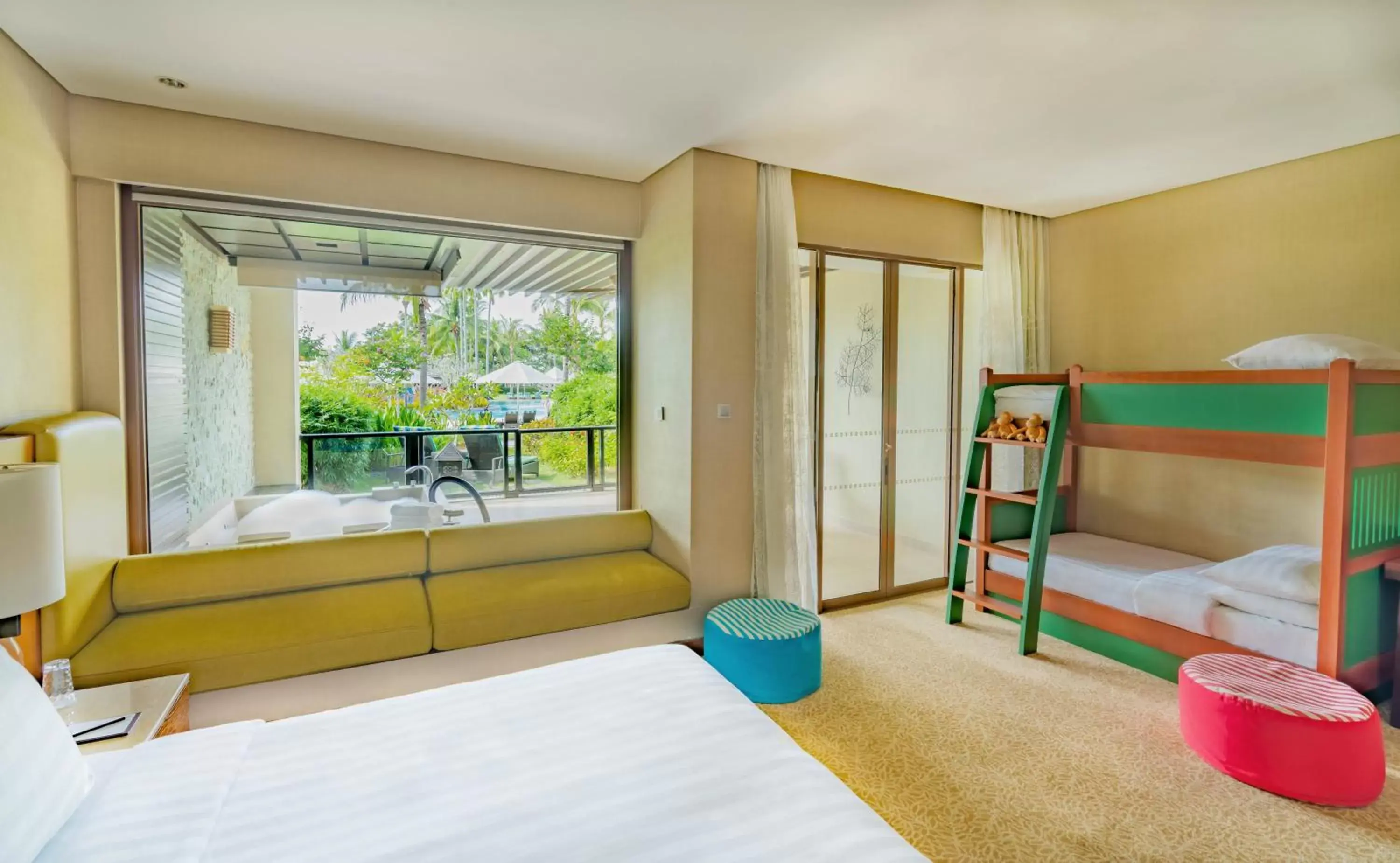 Ocean Wing Junior Suite Family Room in Shangri-La Rasa Ria, Kota Kinabalu Ocean Wing Junior Suite Family Room in Shangri-La Rasa Ria, Kota Kinabalu