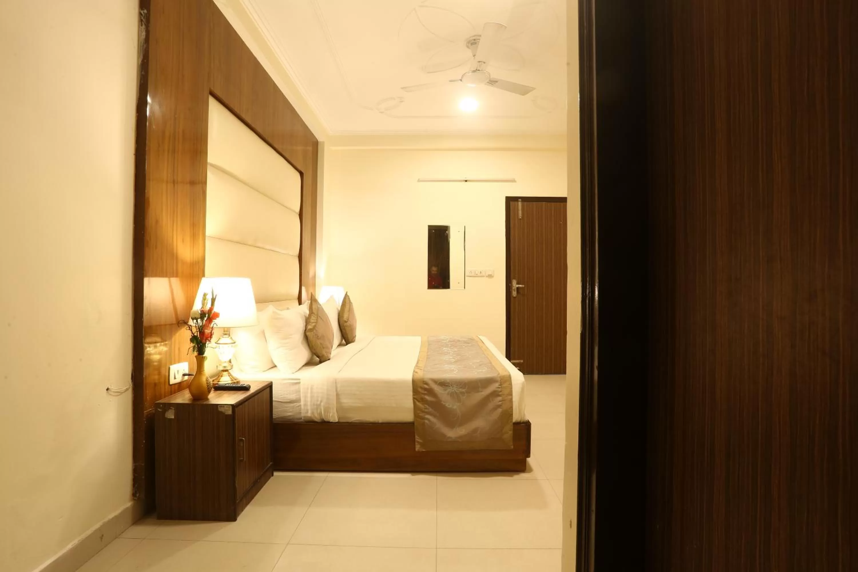 Bedroom, Bed in Hotel Earth