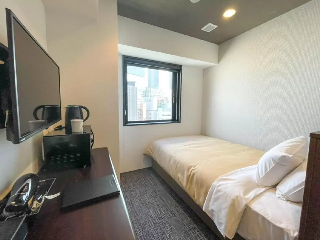 Double Room with Small Double Bed - single occupancy - Smoking in HOTEL LiVEMAX BUDGET Nagoya Shinkansen-guchi Double Room with Small Double Bed - single occupancy - Smoking in HOTEL LiVEMAX BUDGET Nagoya Shinkansen-guchi