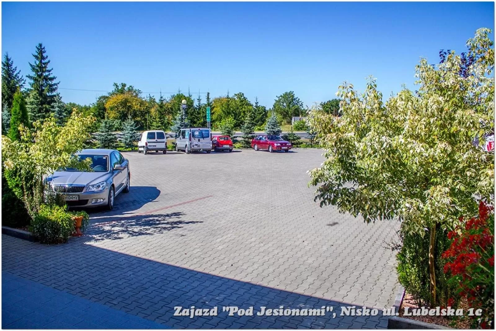 Parking in Zajazd Pod Jesionami