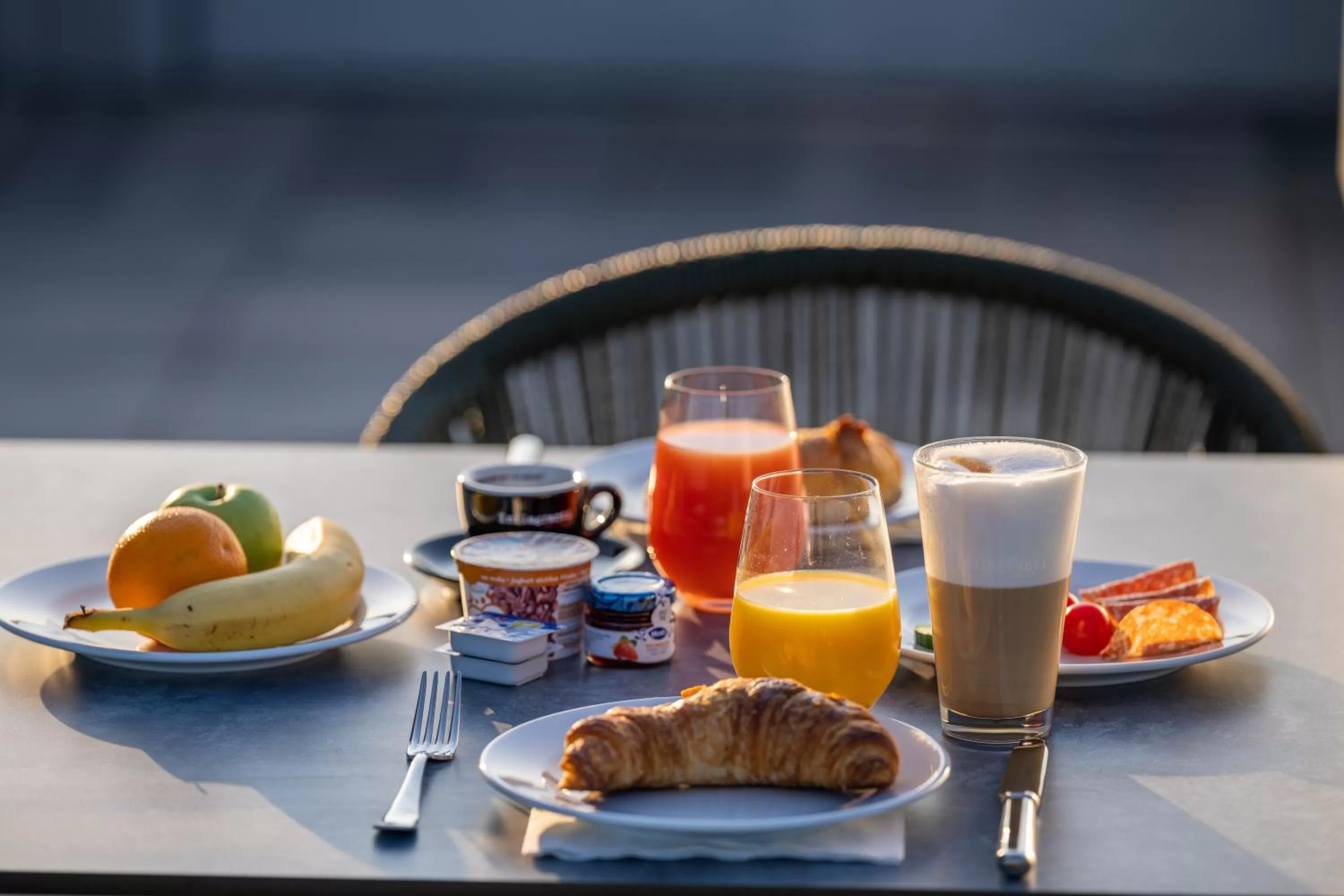 Continental breakfast in b-smart hotel Menziken