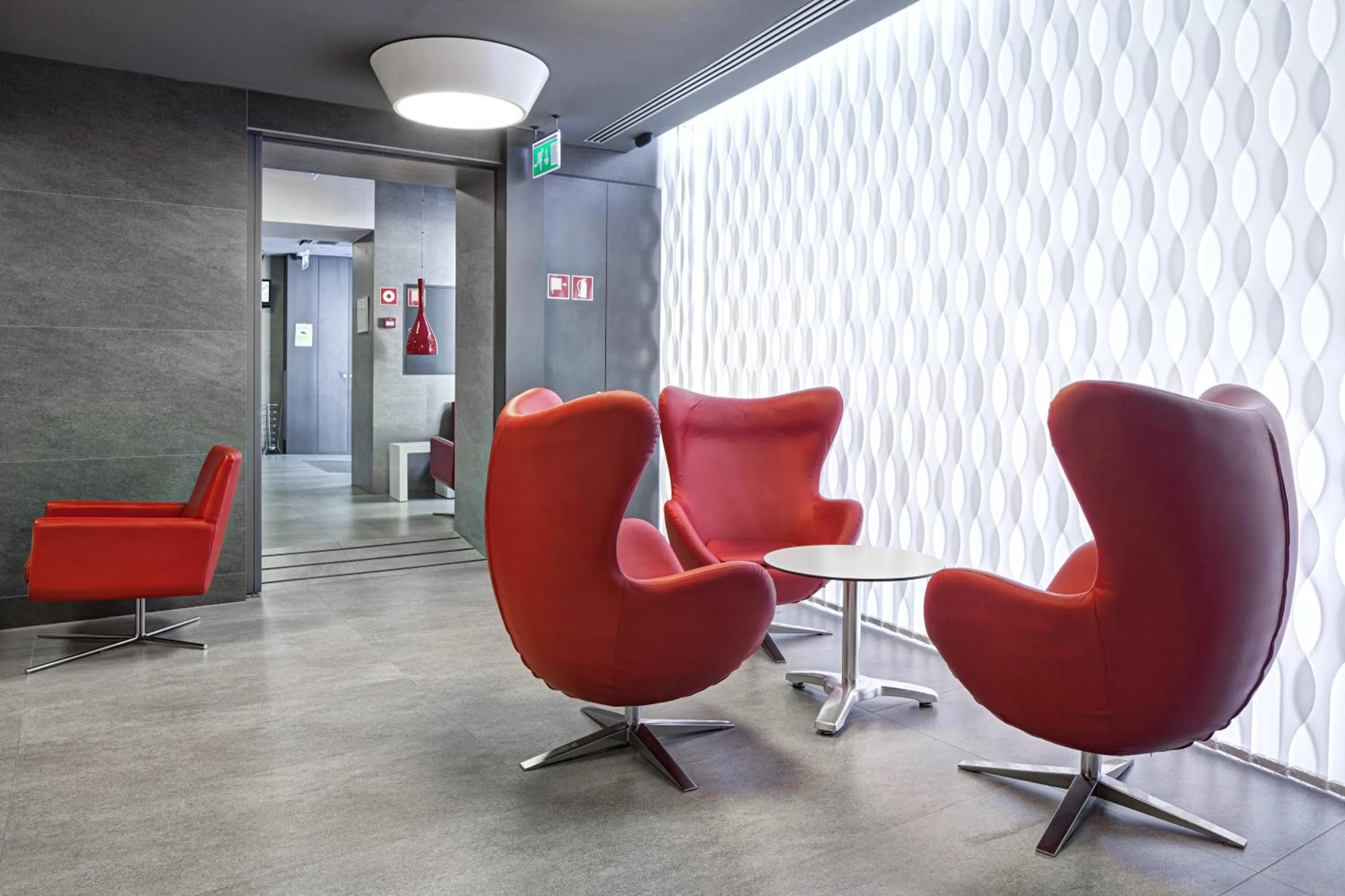 Communal lounge/ TV room in Hotel Turin Barcelona