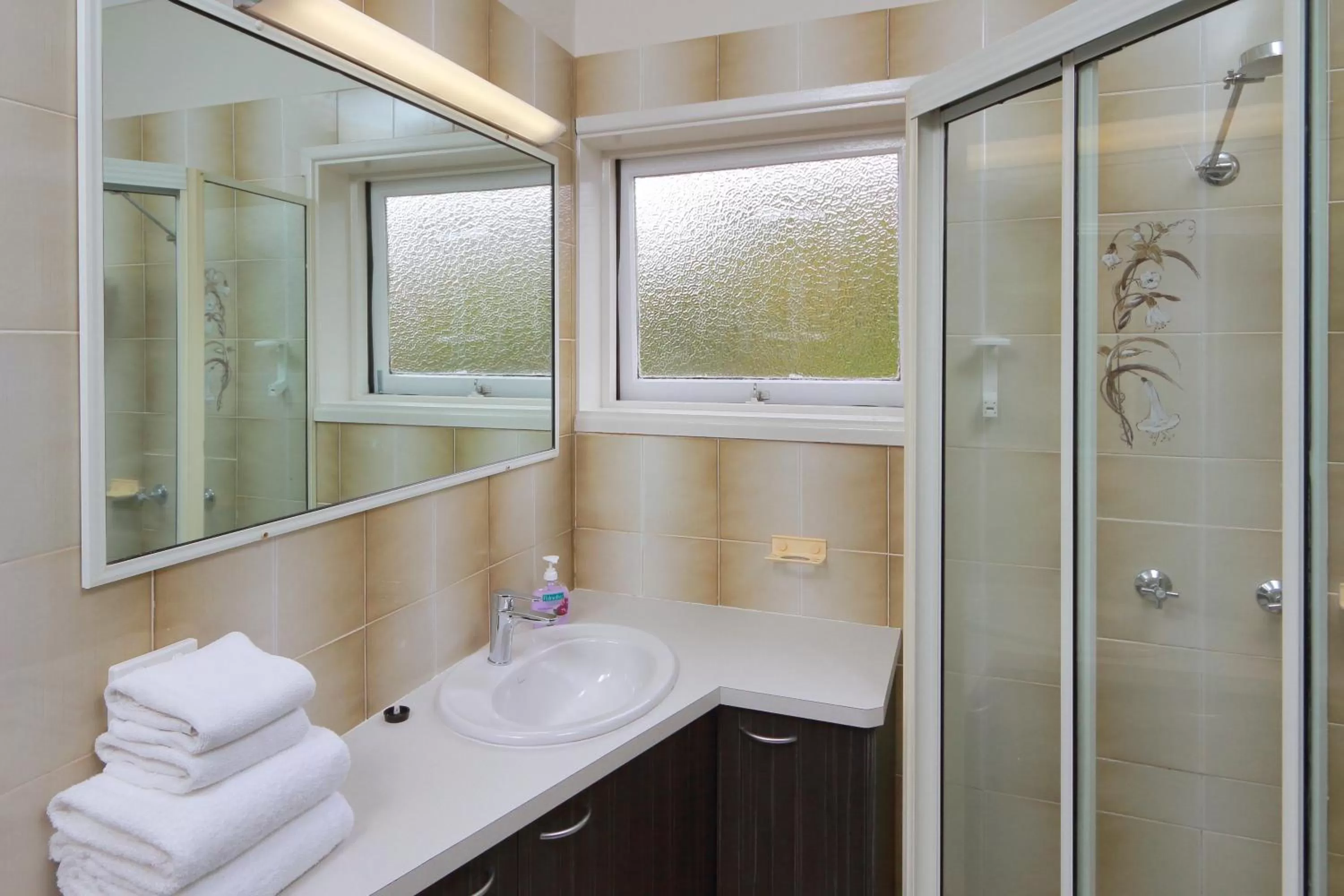 Shower in Palm Beach Hotel