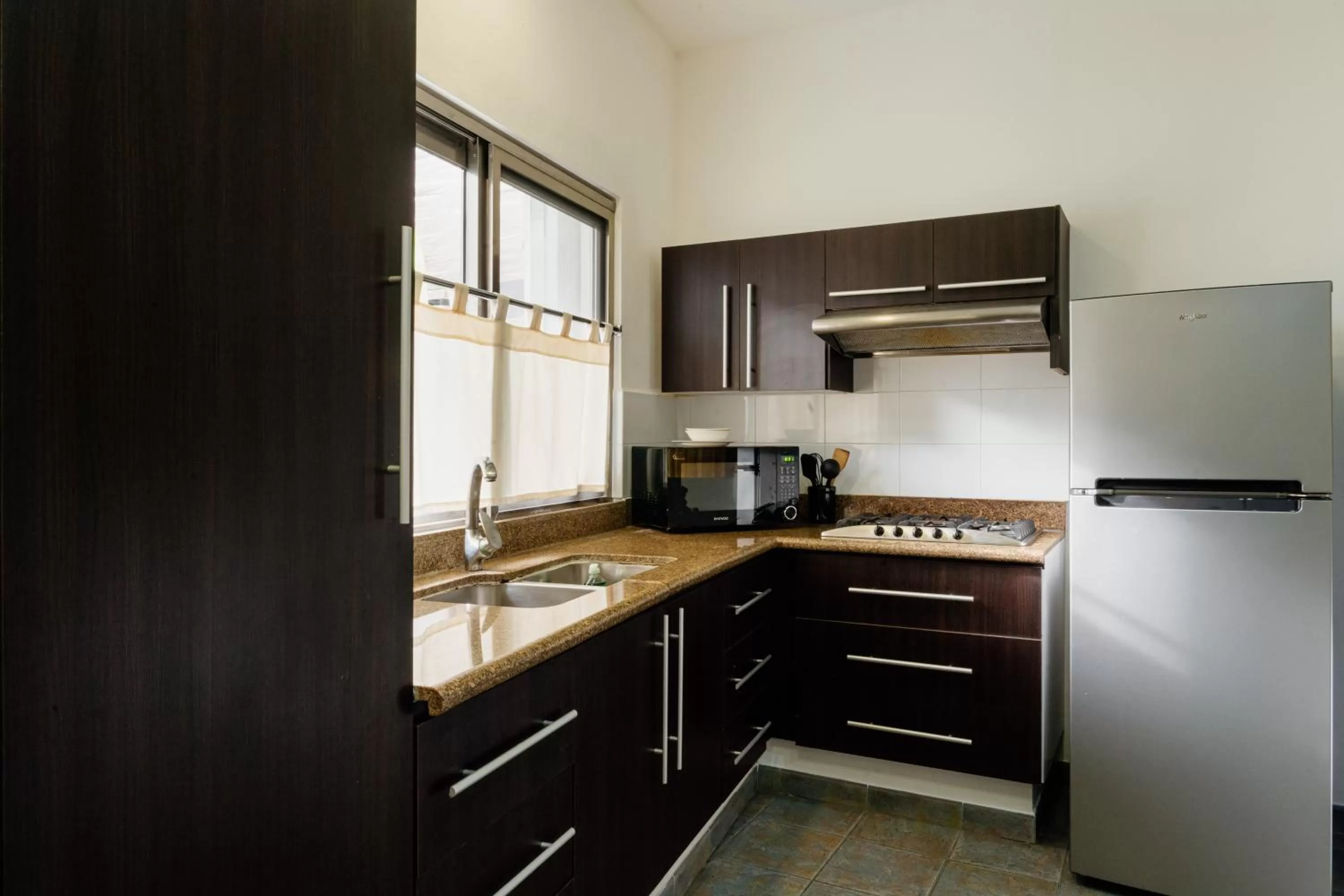 Kitchen or kitchenette, Kitchen/Kitchenette in Dangelos Hotel on Fifth Avenue