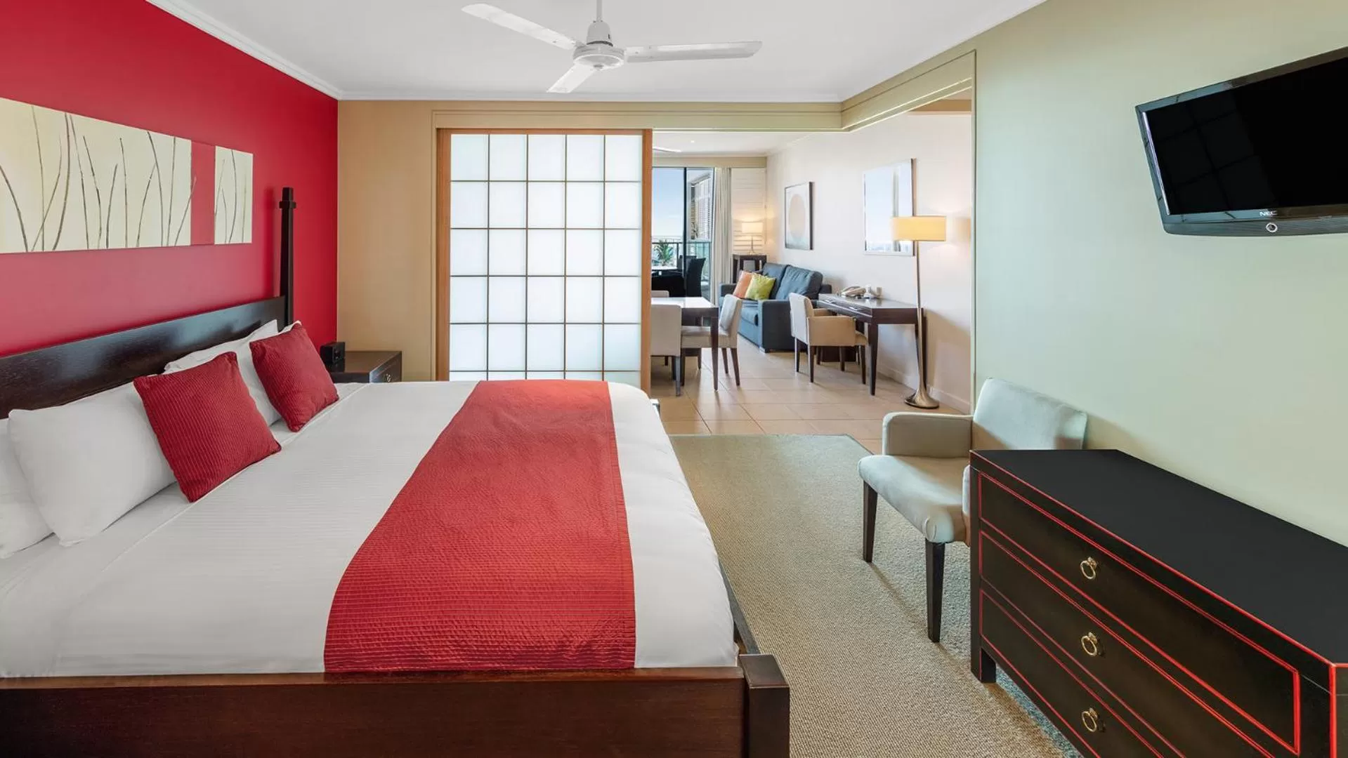 TV and multimedia, Bed in Oaks Hervey Bay Resort and Spa