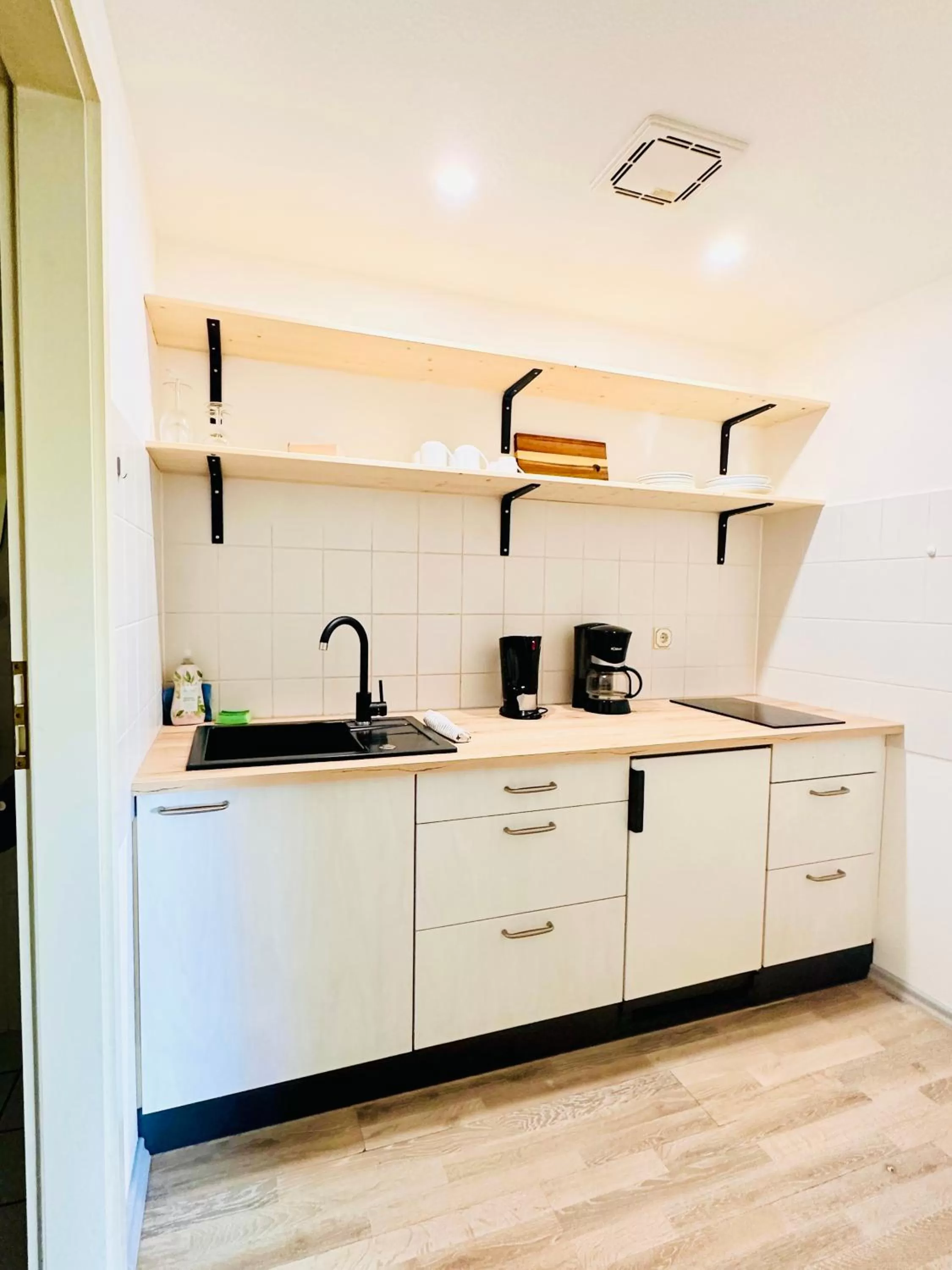 Kitchen/Kitchenette in Saale, Marktplatz Zentrum, Apartmenthaus am Dom von Plant Room