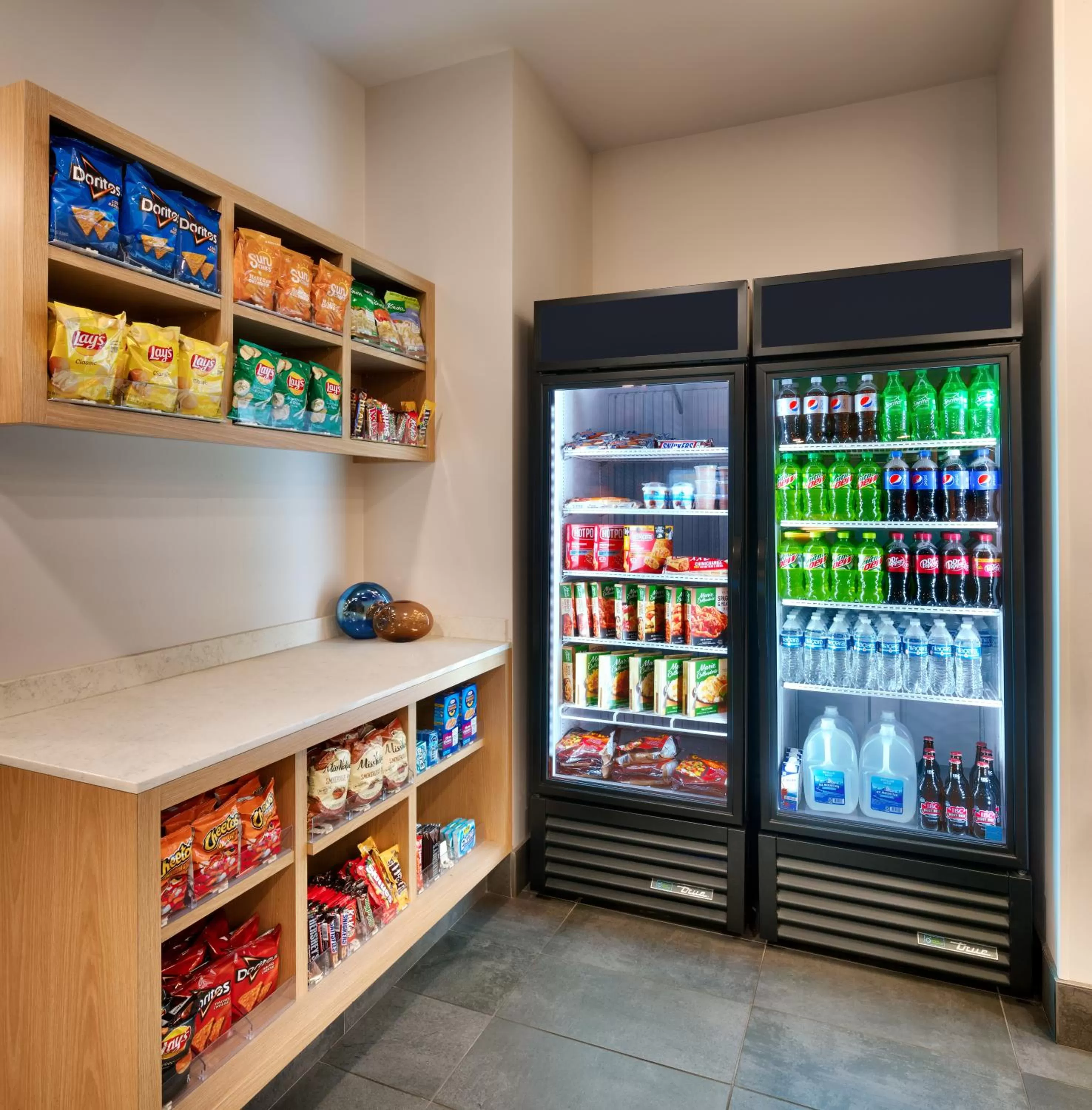 Food and drinks in Hyatt House Rochester Mayo Clinic Area