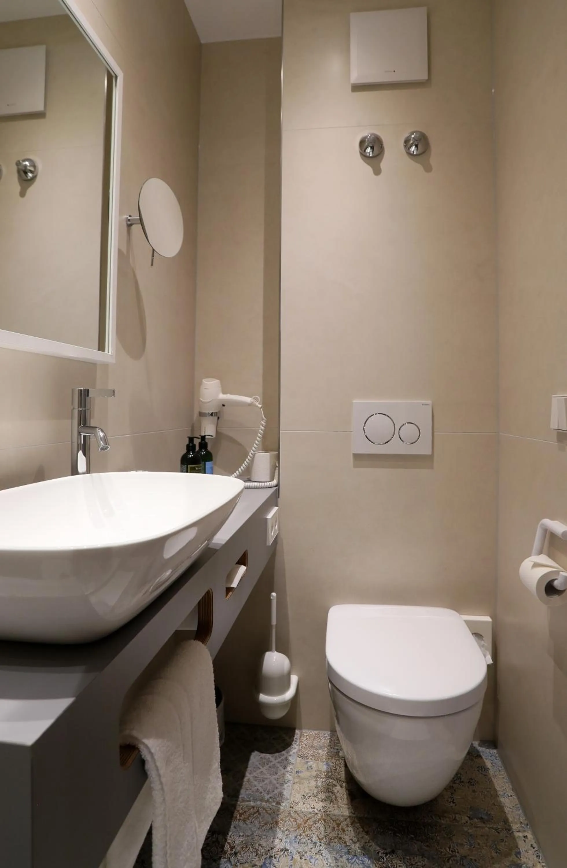 Toilet in MOMA1890 Boutique Hotel