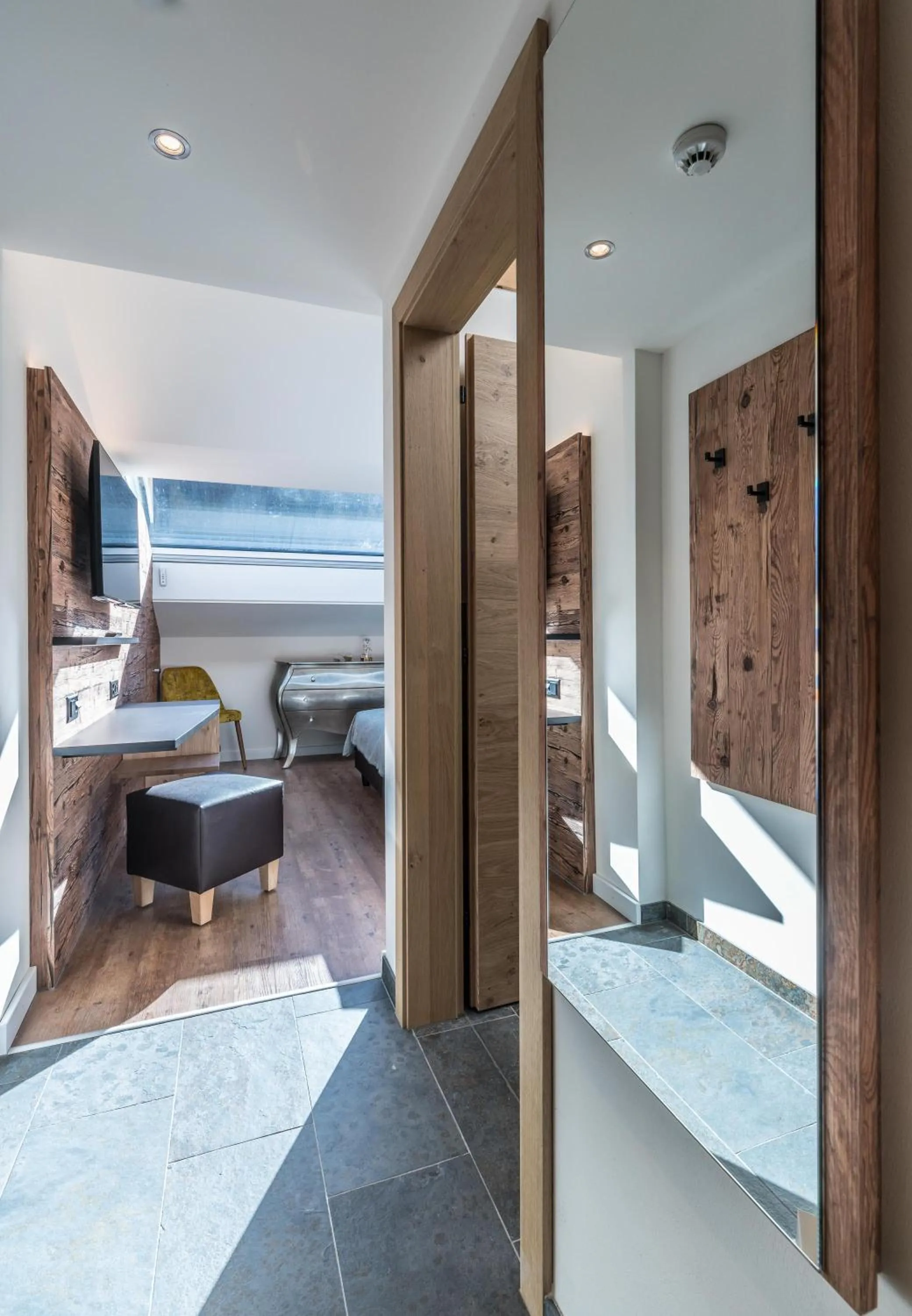 Photo of the whole room, Bed in Hotel Hemizeus & Iremia Spa