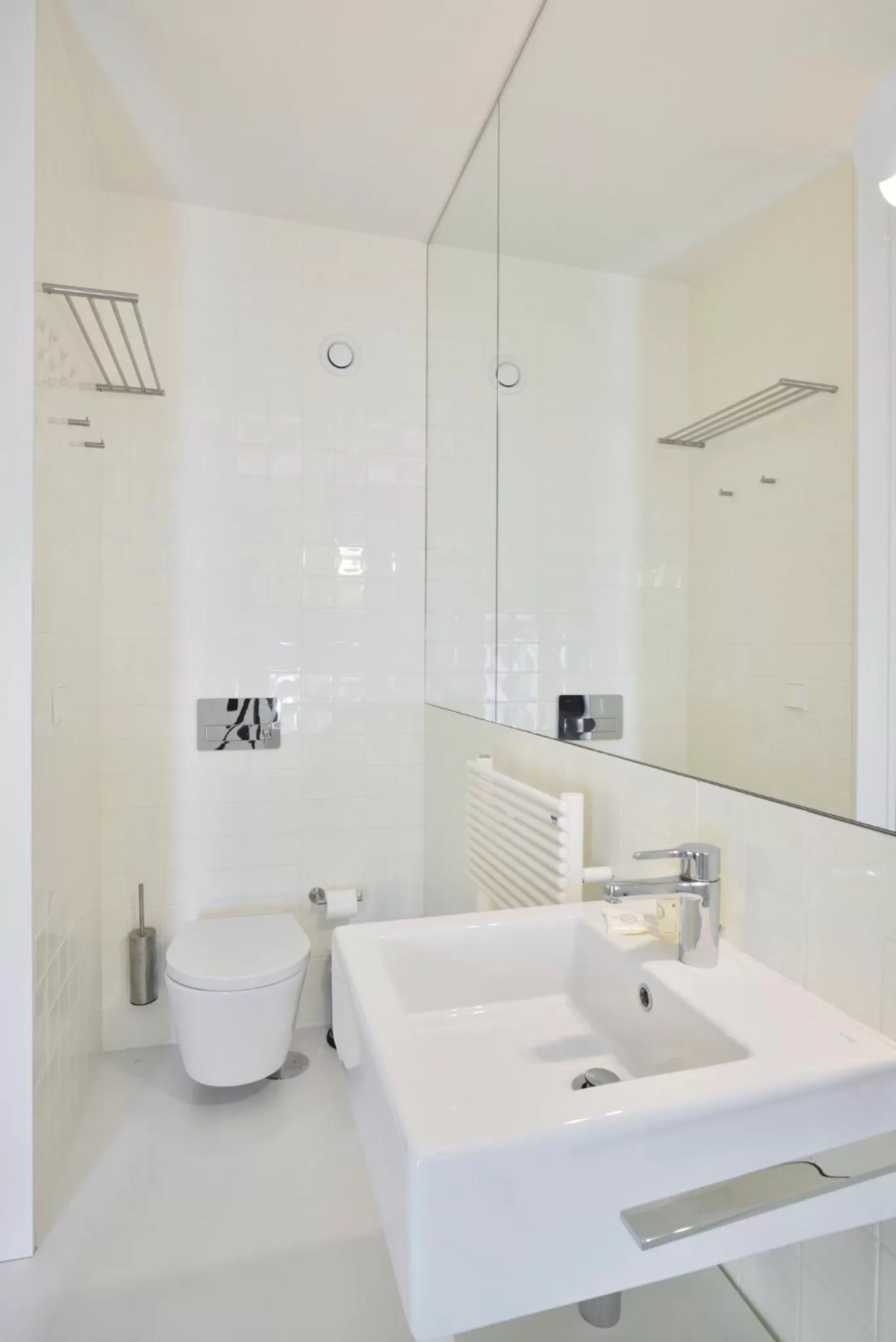 Shower in House of Artists