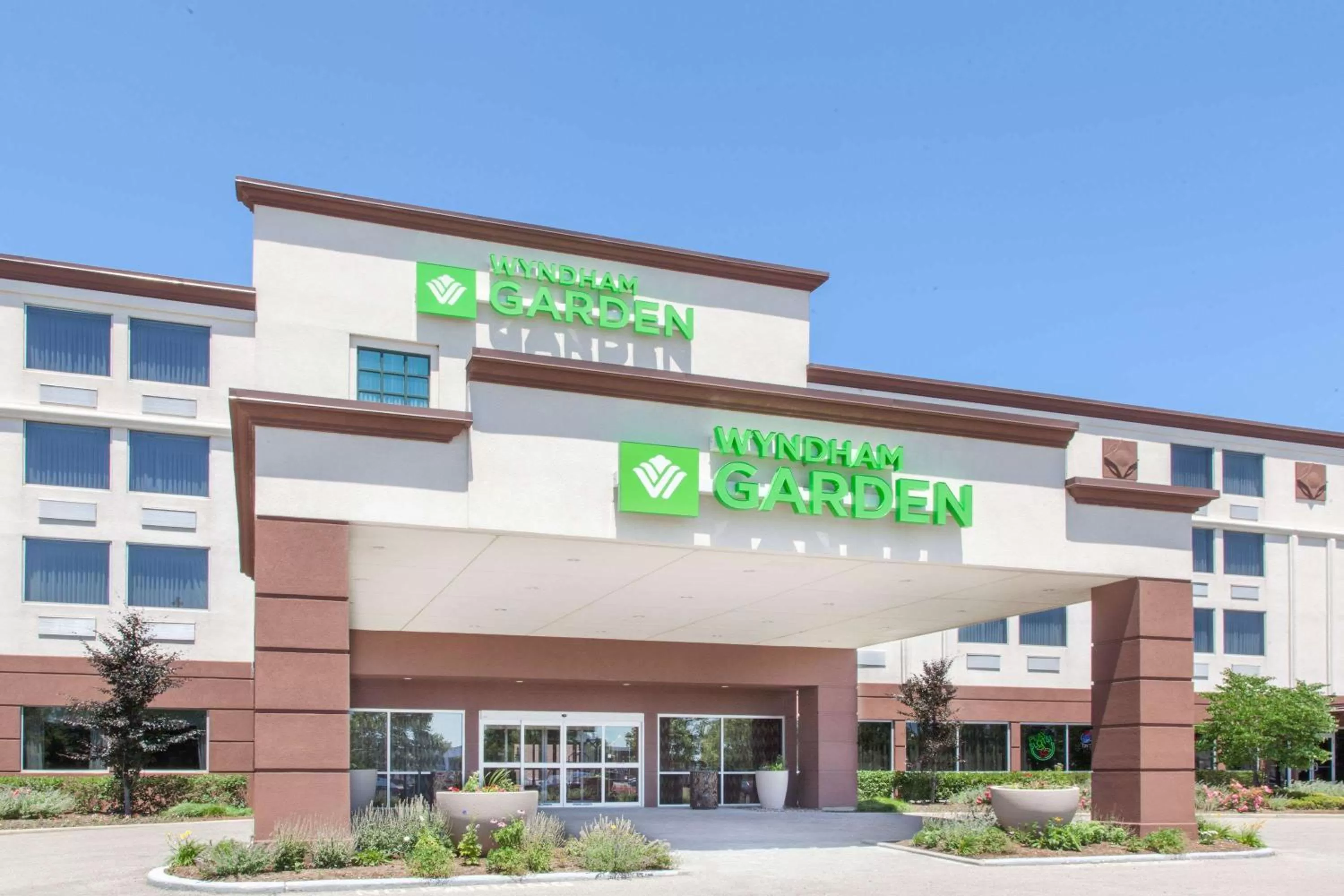 Property building in Wyndham Garden Elk Grove Village - O'Hare