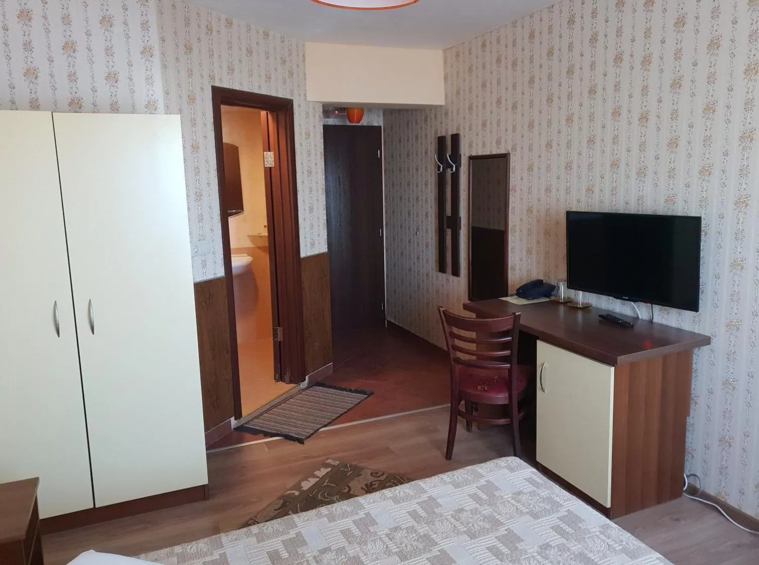 TV/Entertainment Center in Hotel Diavolo