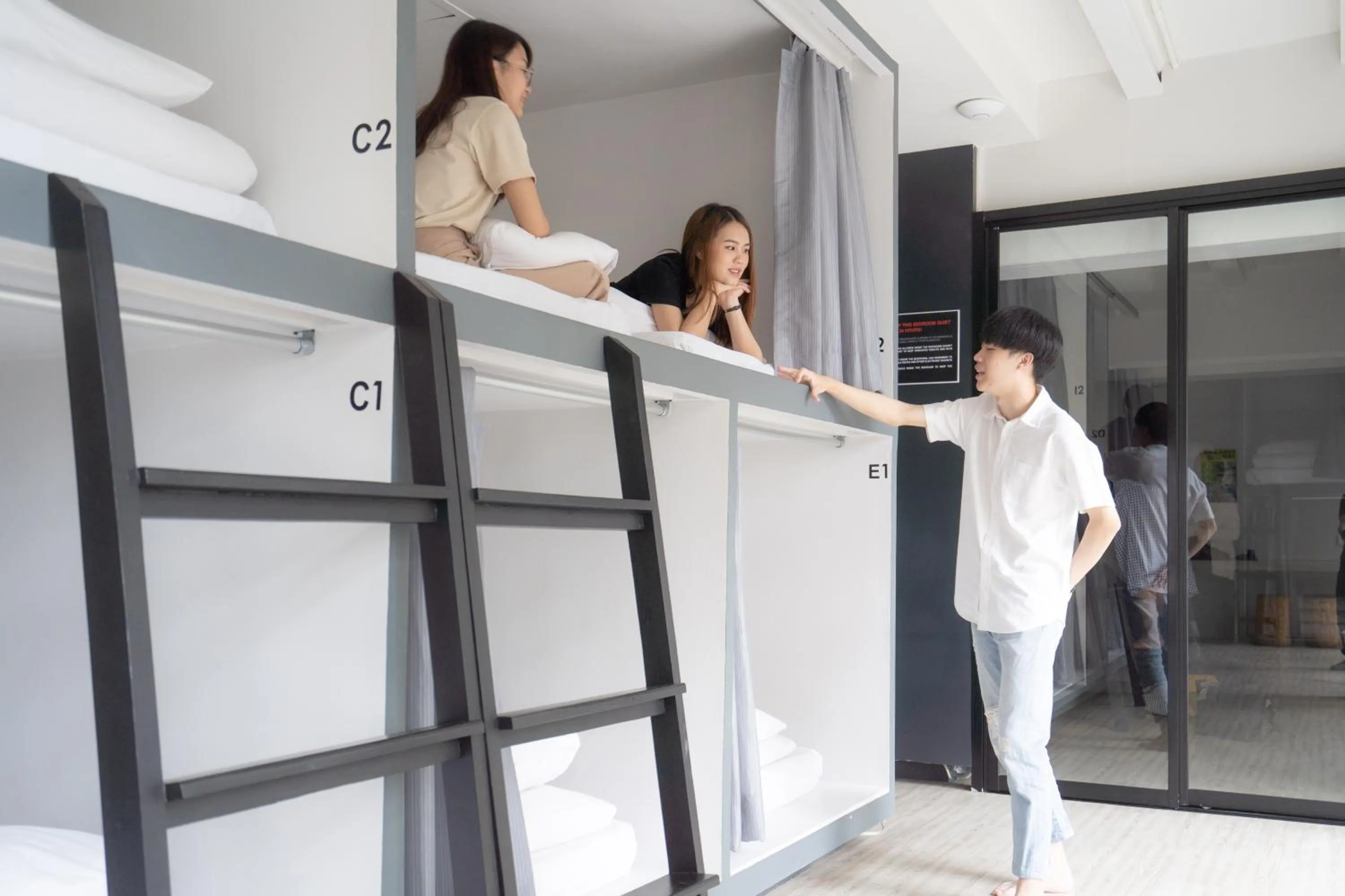 Guests in 3Howw Hostel @ Sukhumvit 21