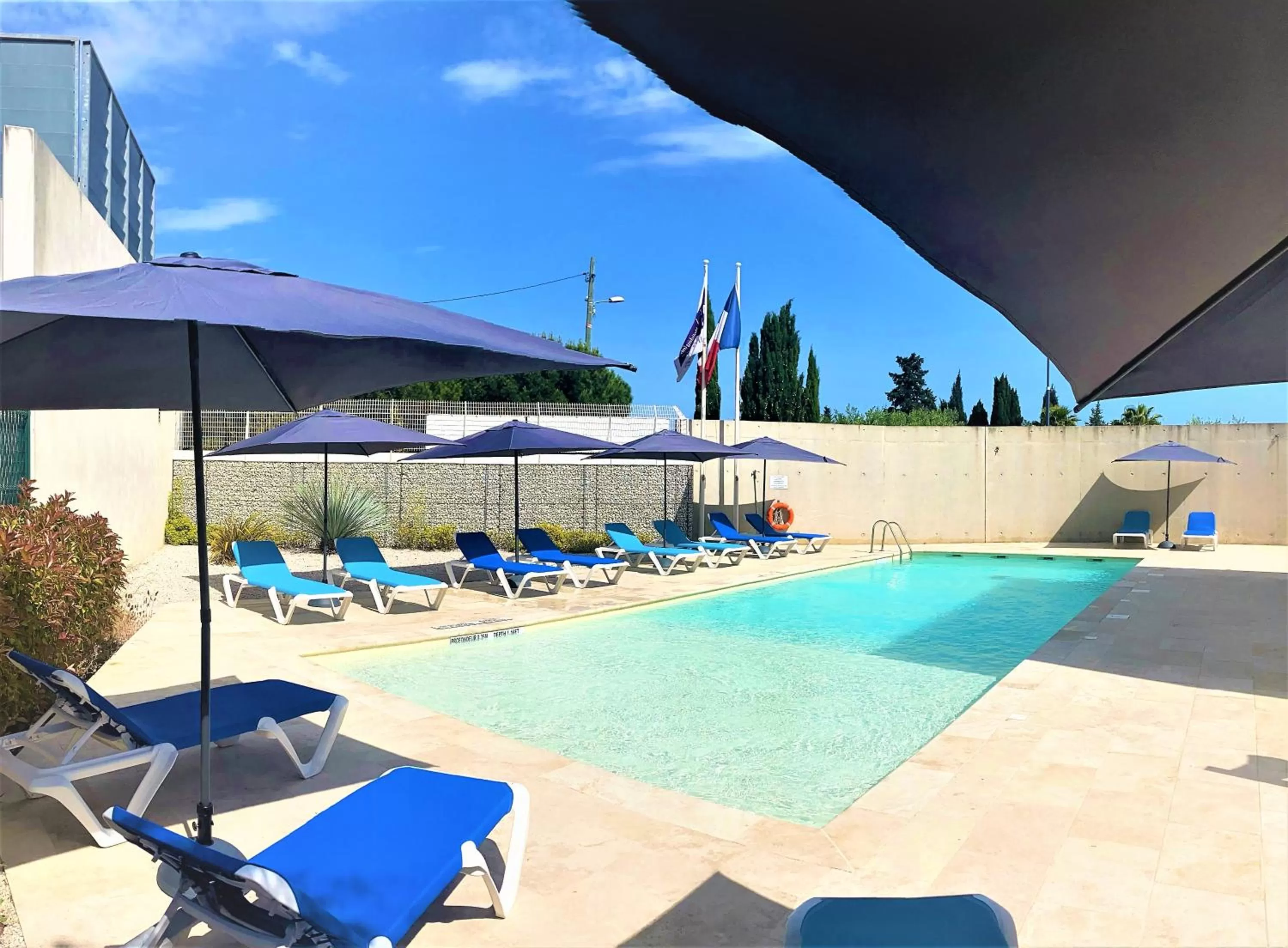 Swimming pool in Holiday Inn Express Montpellier - Odysseum by IHG