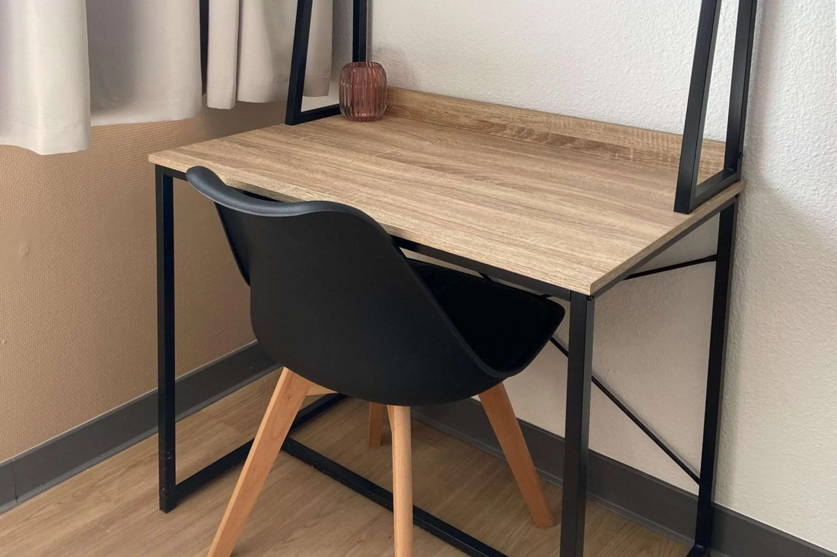 Bedroom in Comfort Hotel Toulouse Sud