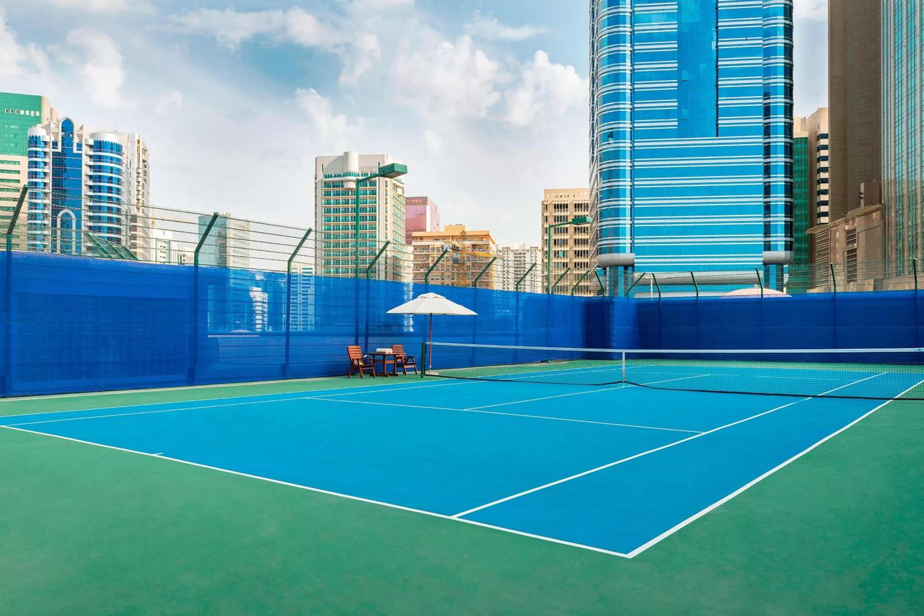Tennis court in Sheraton Abu Dhabi Hotel & Resort