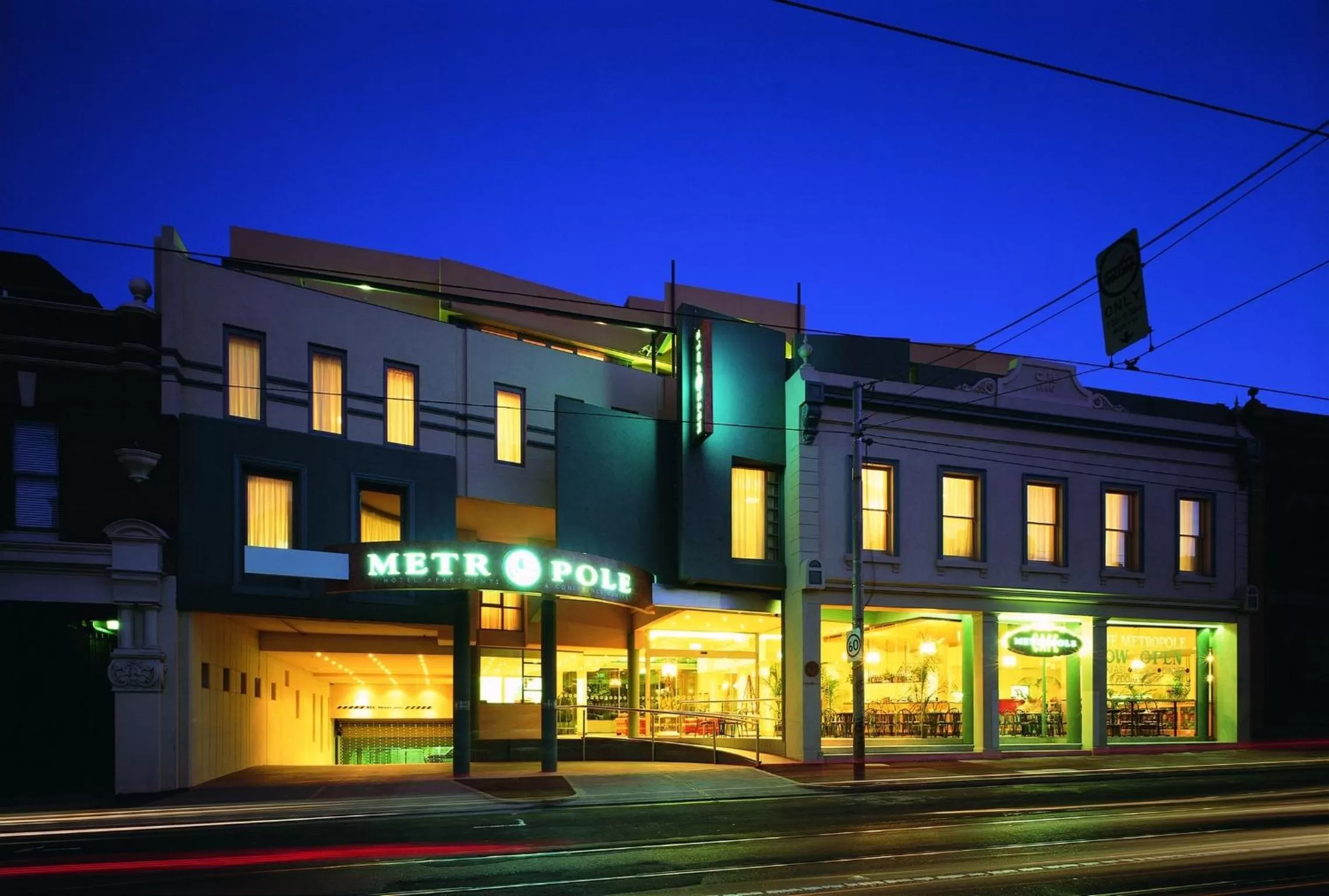 Facade/entrance in Melbourne Metropole Central Official