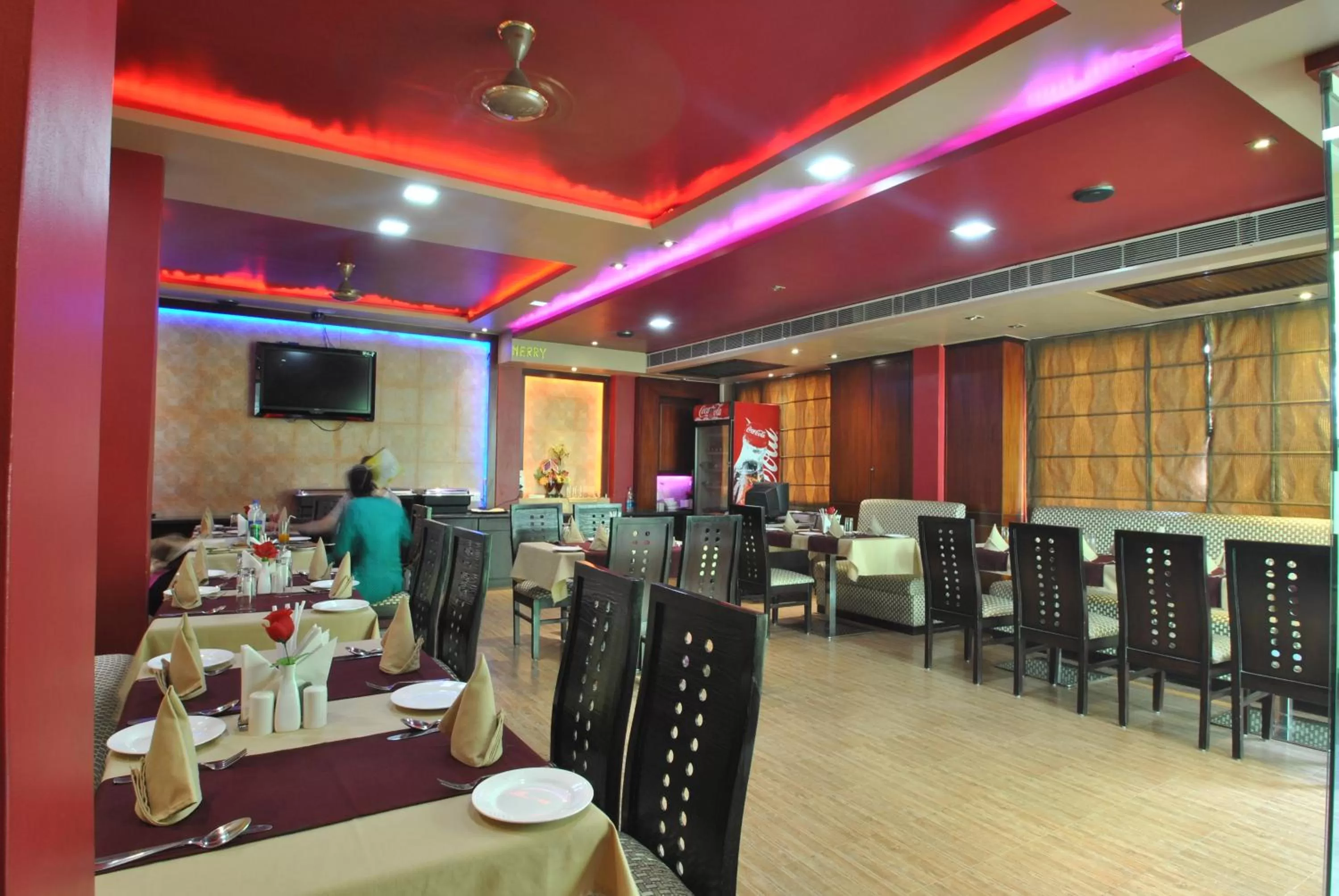 Restaurant/places to eat in Hotel Heritage Inn at Assi Ghat